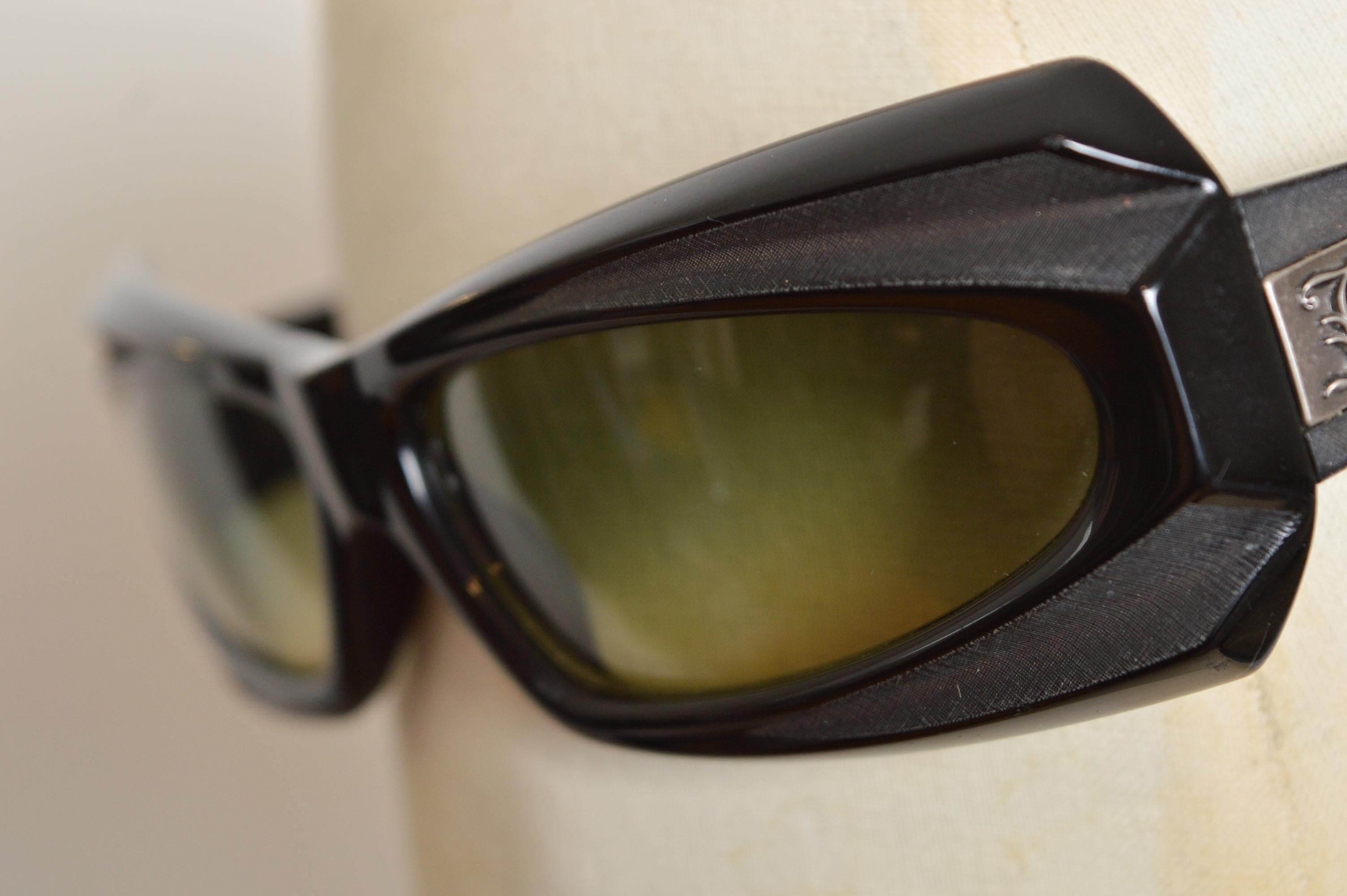 A/W 2010 John Galliano Gafas de sol rectangulares Avant Guard Black 2000 - Sombras en venta 1