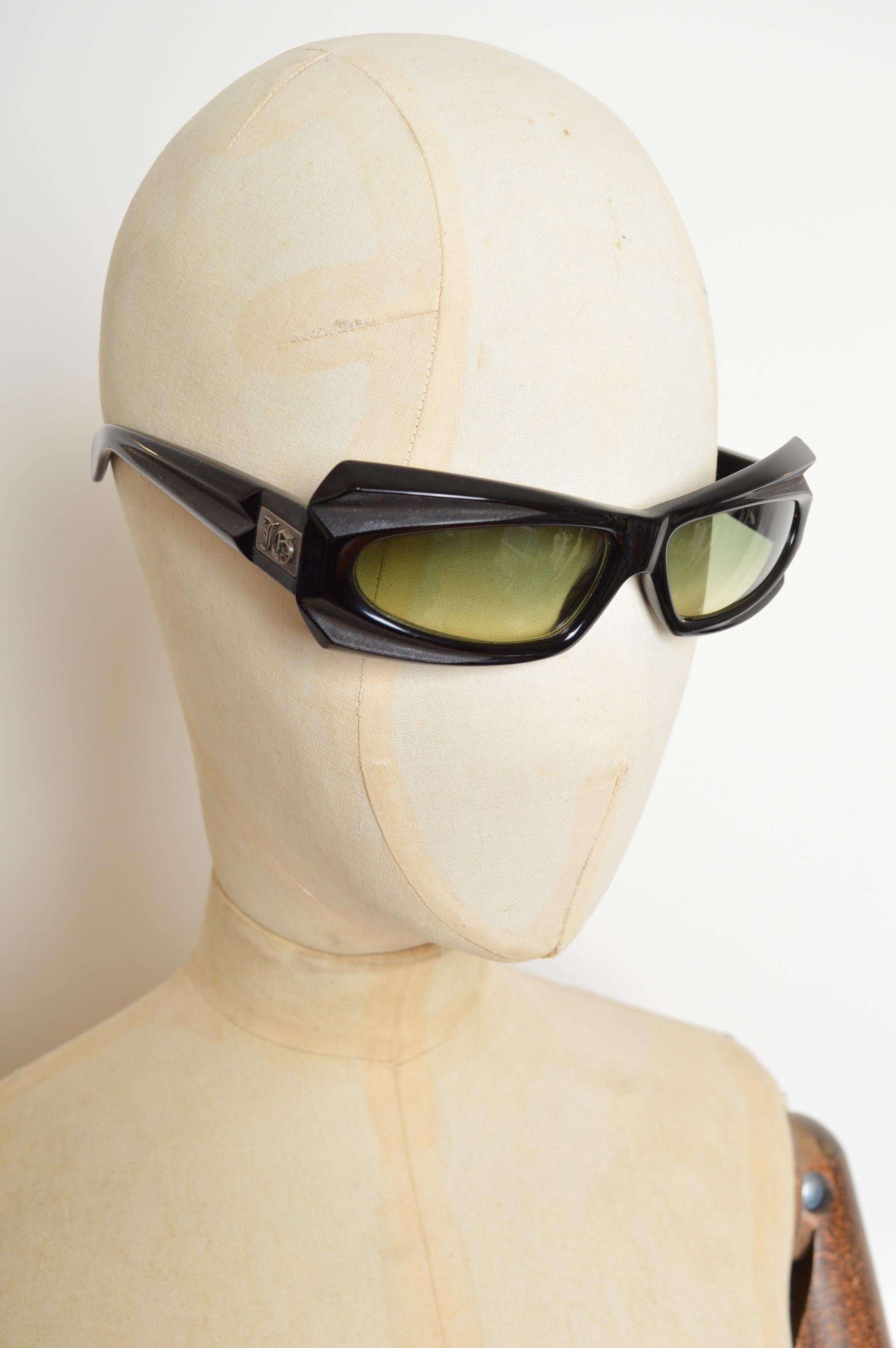 A/W 2010 John Galliano Gafas de sol rectangulares Avant Guard Black 2000 - Sombras en venta 2