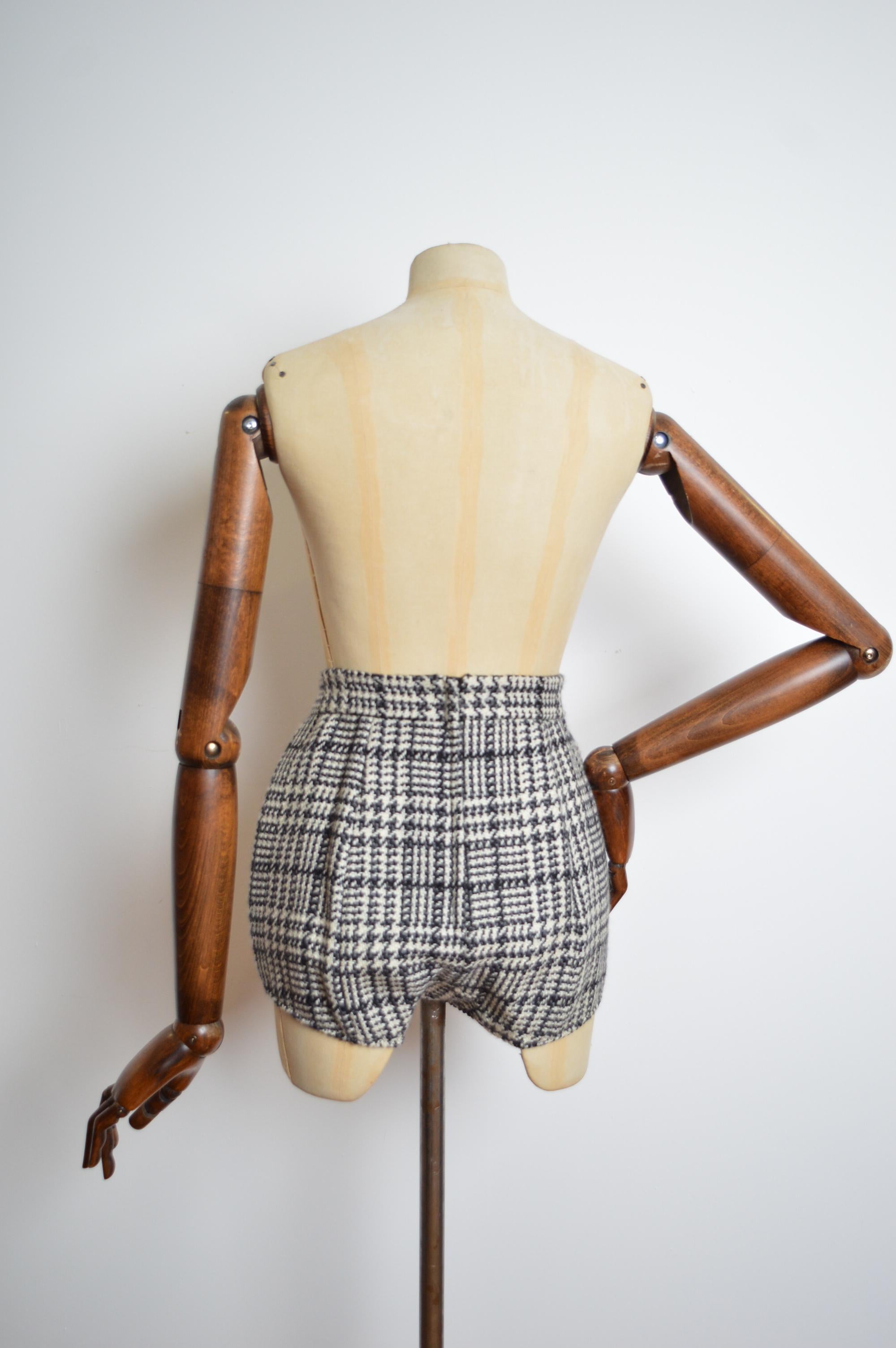 A/W 2013 Dolce & Gabbana High Waisted Tweed Wool Knickers hot Pant Shorts In Excellent Condition For Sale In Sheffield, GB