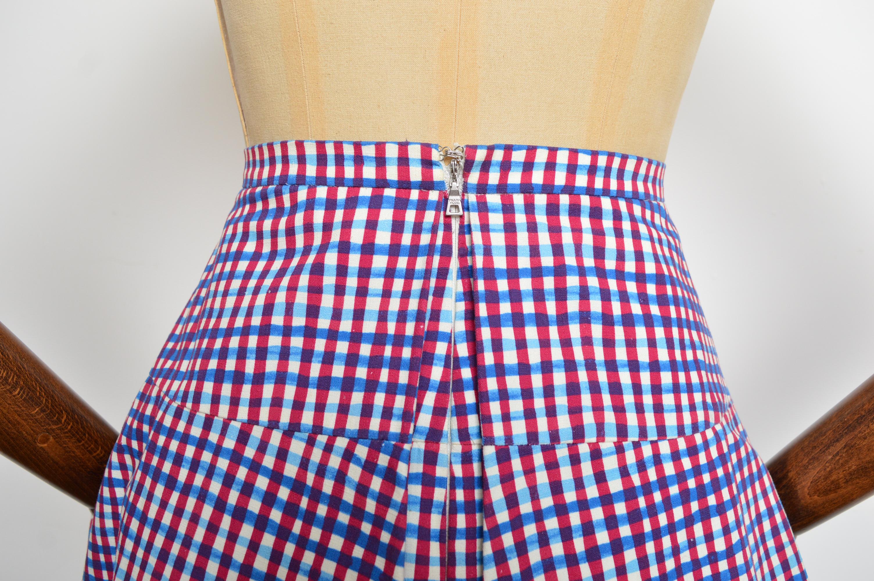 A/W 2013 PRADA kariert Gingham Check kariert Full Circle Rock in rot weiß & blau im Angebot 4