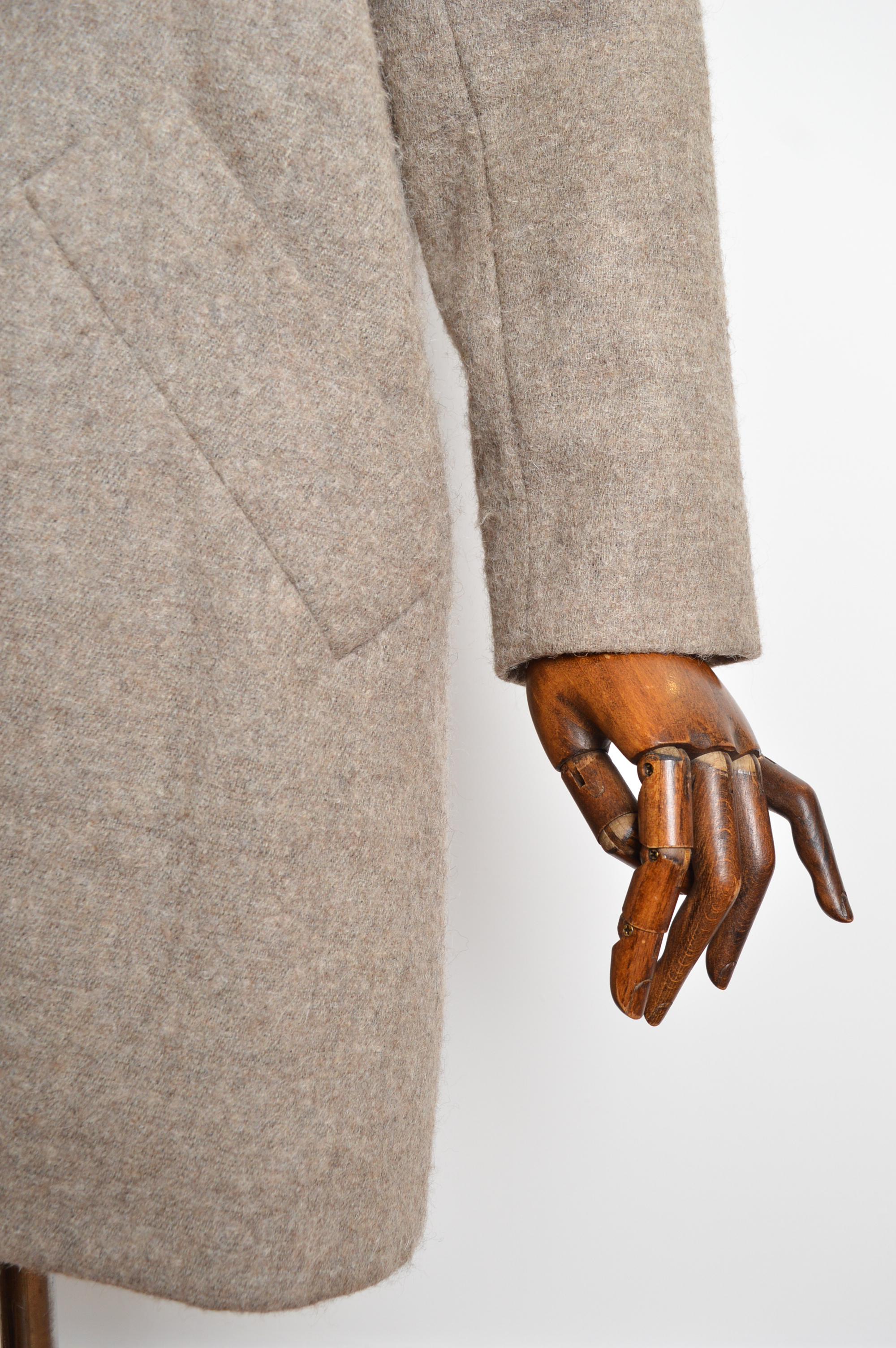 A/I 2015 Vivienne Westwood Cappotto asimmetrico in lana beige e panna - Giacca in vendita 10