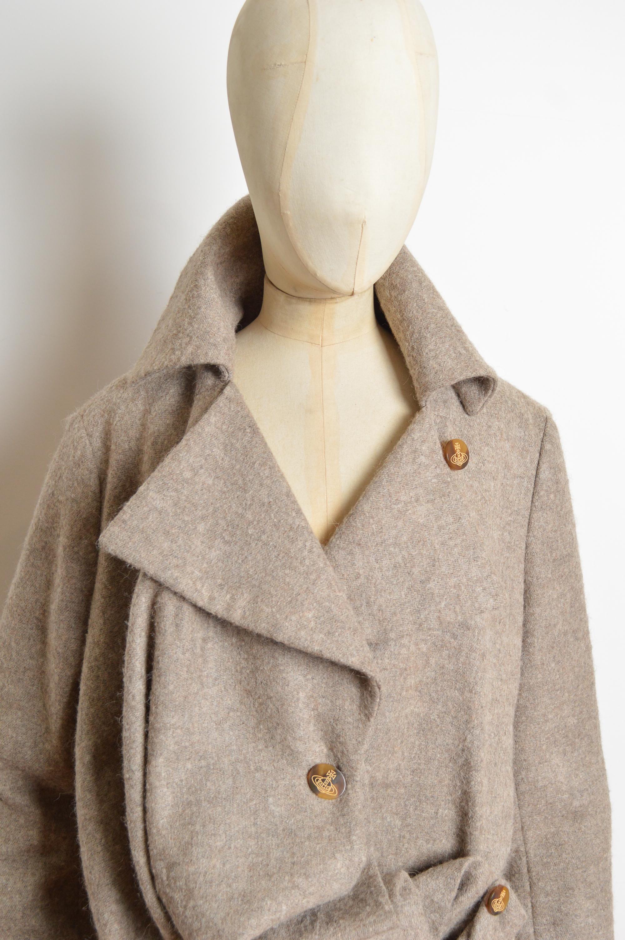 A/I 2015 Vivienne Westwood Cappotto asimmetrico in lana beige e panna - Giacca in vendita 4
