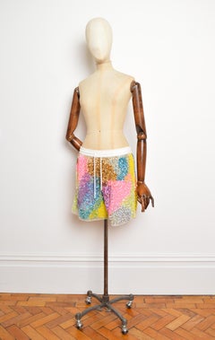 A/W 2016 Ashish short de basket en maille colorée à paillettes pour le défilé