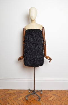 A/W 2024 Max Mara Sin tirantes Mini vestido baby doll negro de plumas de avestruz