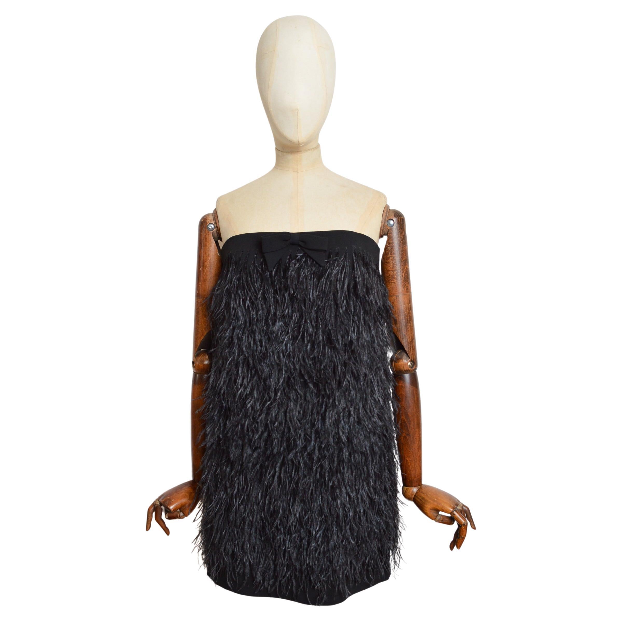 A/W 2024 Max Mara Trägerloses Schwarzes Straußenfeder Baby Doll Minikleid