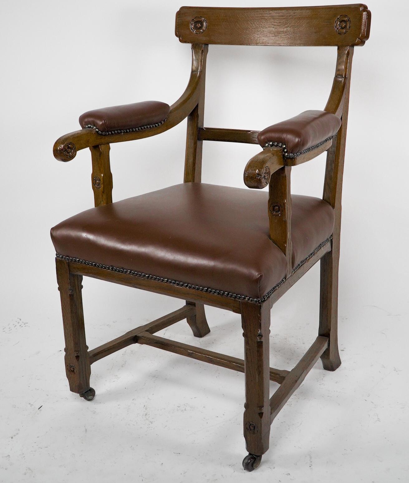 Néo-gothique A W N Pugin, probablement fabriqué par Oak Oak de Lancaster Un fauteuil en chêne de style Revive gothique en vente