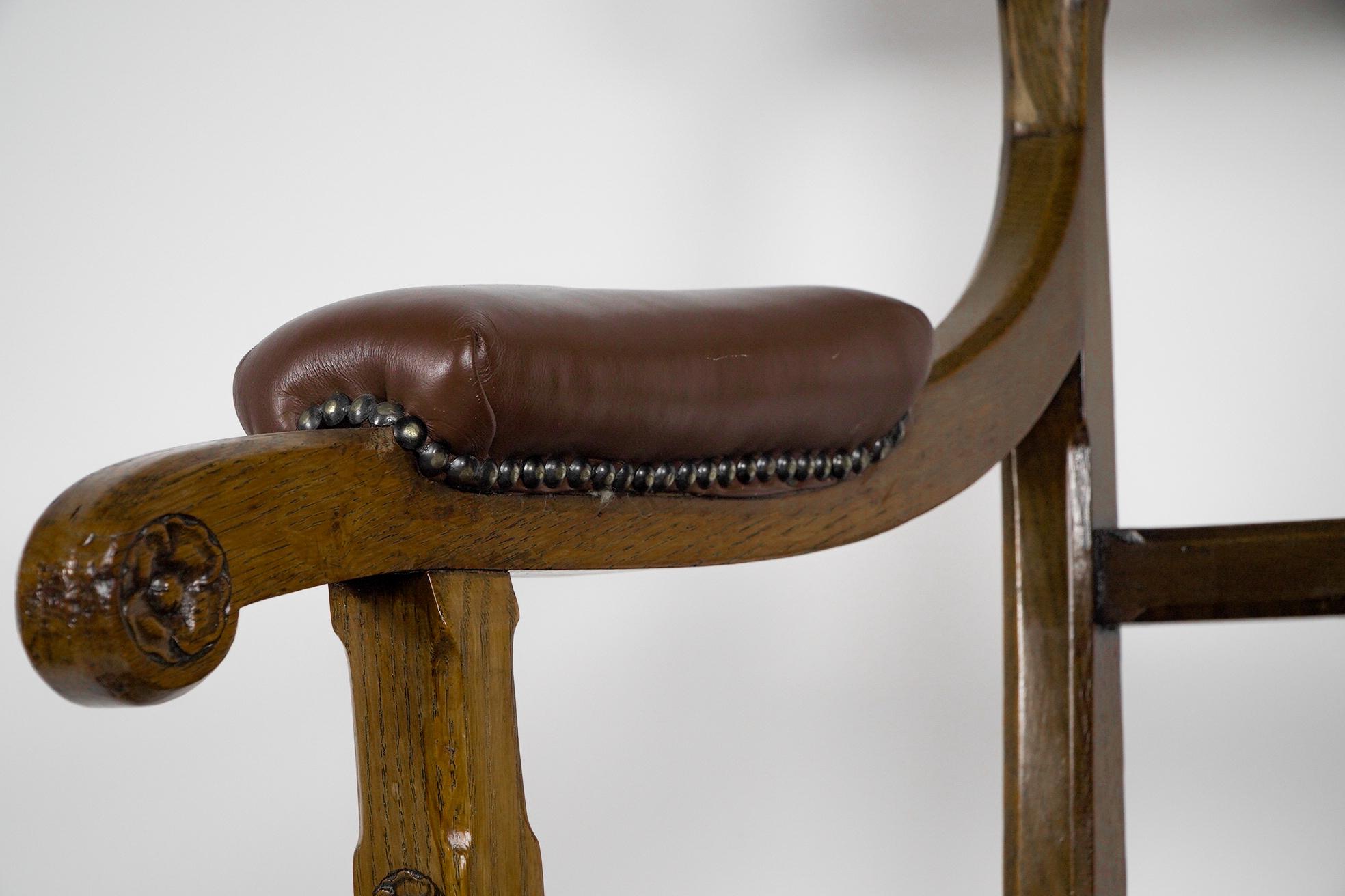 A W N Pugin, probablement fabriqué par Oak Oak de Lancaster Un fauteuil en chêne de style Revive gothique en vente 4
