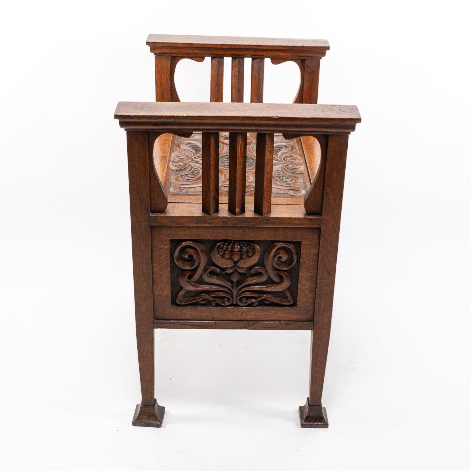 A. W. Simpson, attri. Arts & Crafts Eiche Klavierhocker (Arts and Crafts) im Angebot