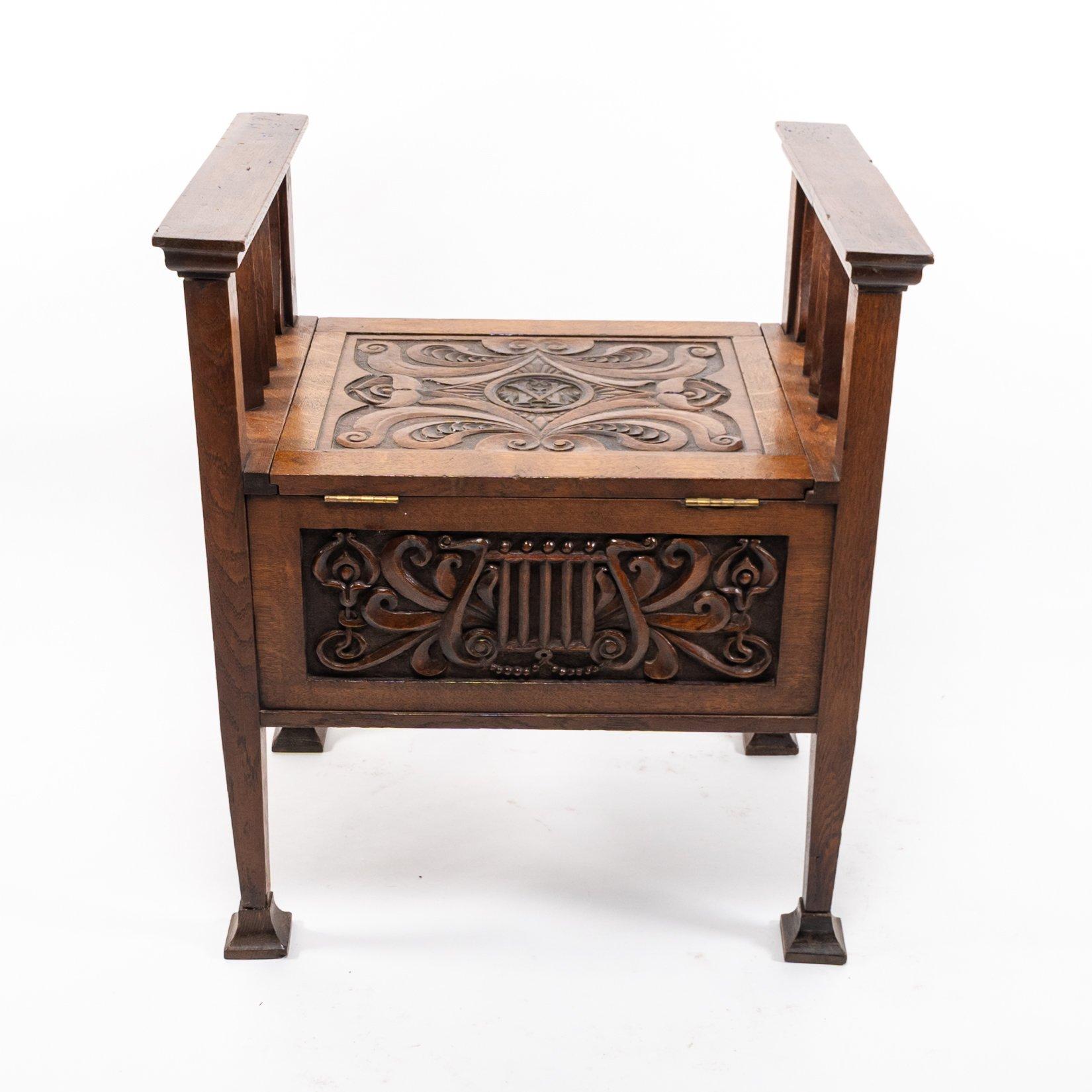 A. W. Simpson, attri. Arts & Crafts Eiche Klavierhocker (Handgefertigt) im Angebot
