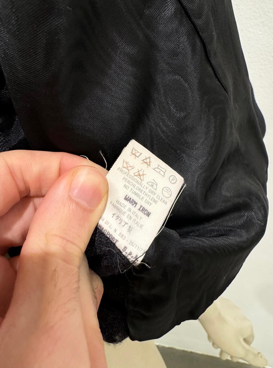 Gilet in lana con gingilli in metallo sulla passerella di Helmut Lang A/W1989 in vendita 2