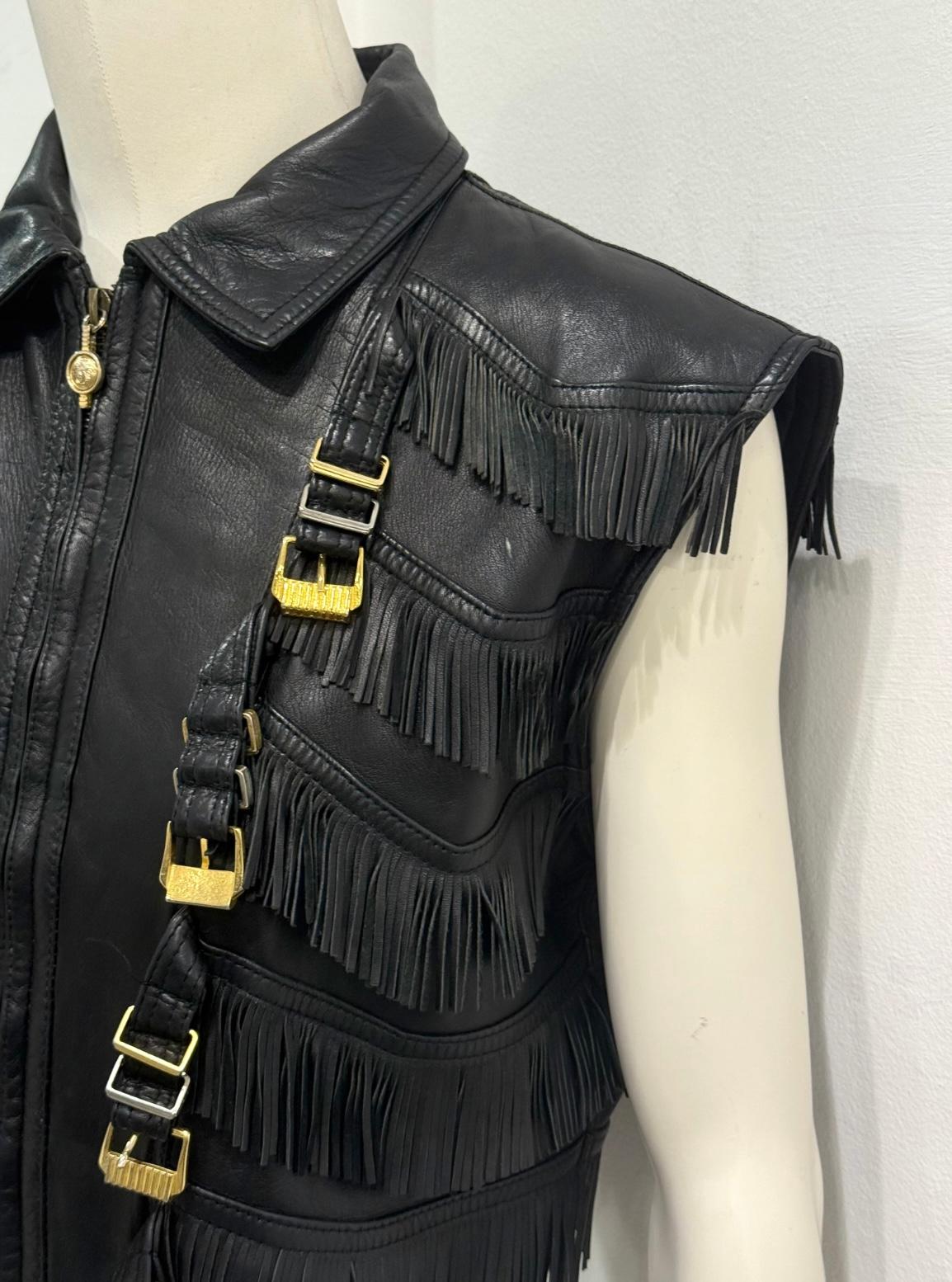 A/W1992 Gianni Versace - Gilet en cuir avec frange bondage en vente 5