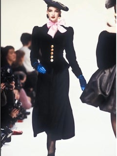 A/W1992 Yves Saint Laurent runway jewel button velvet blazer