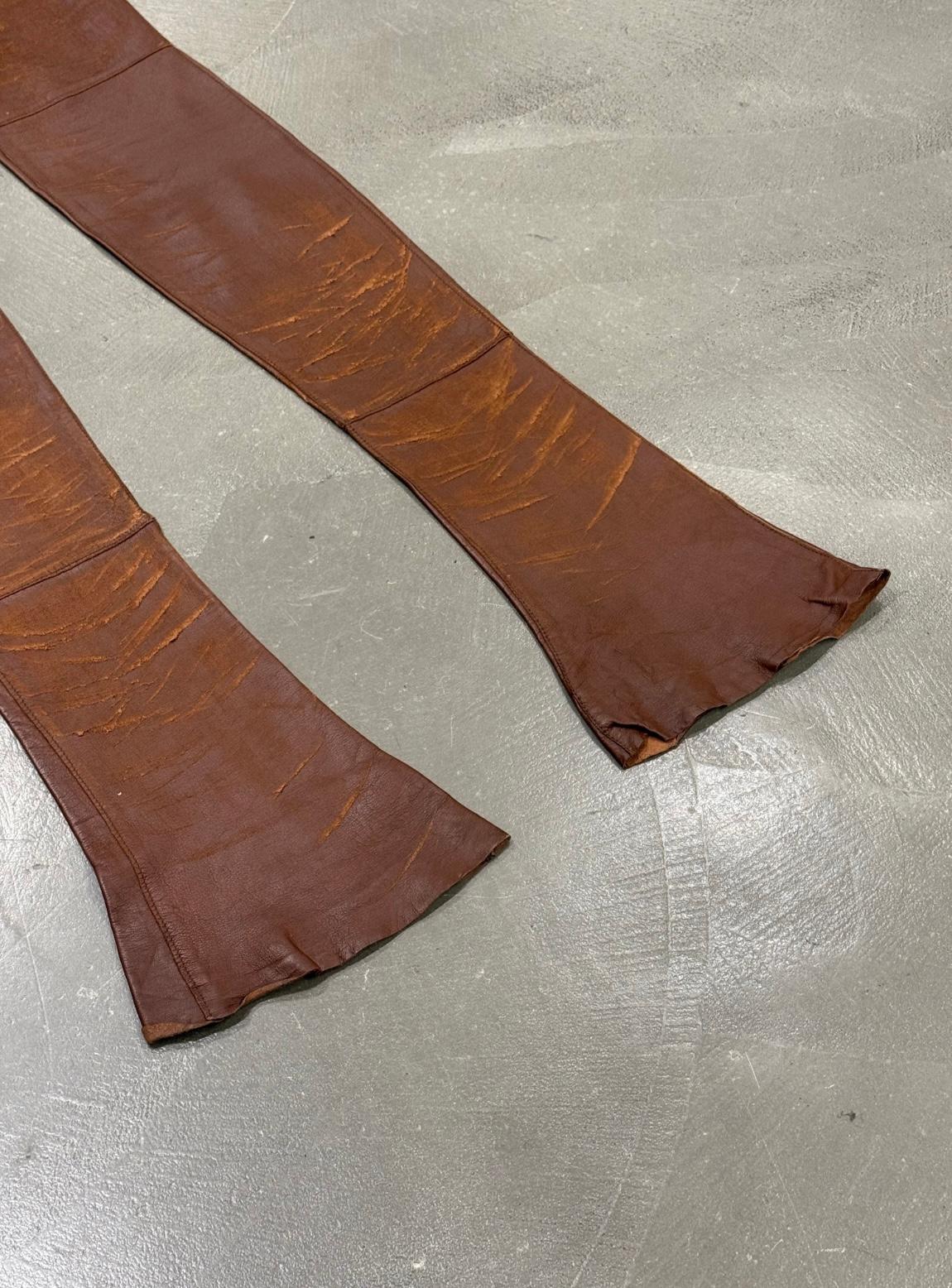 Brown A/W2001 Dolce & Gabbana iconic runway pantalon à talon en cuir vieilli en vente