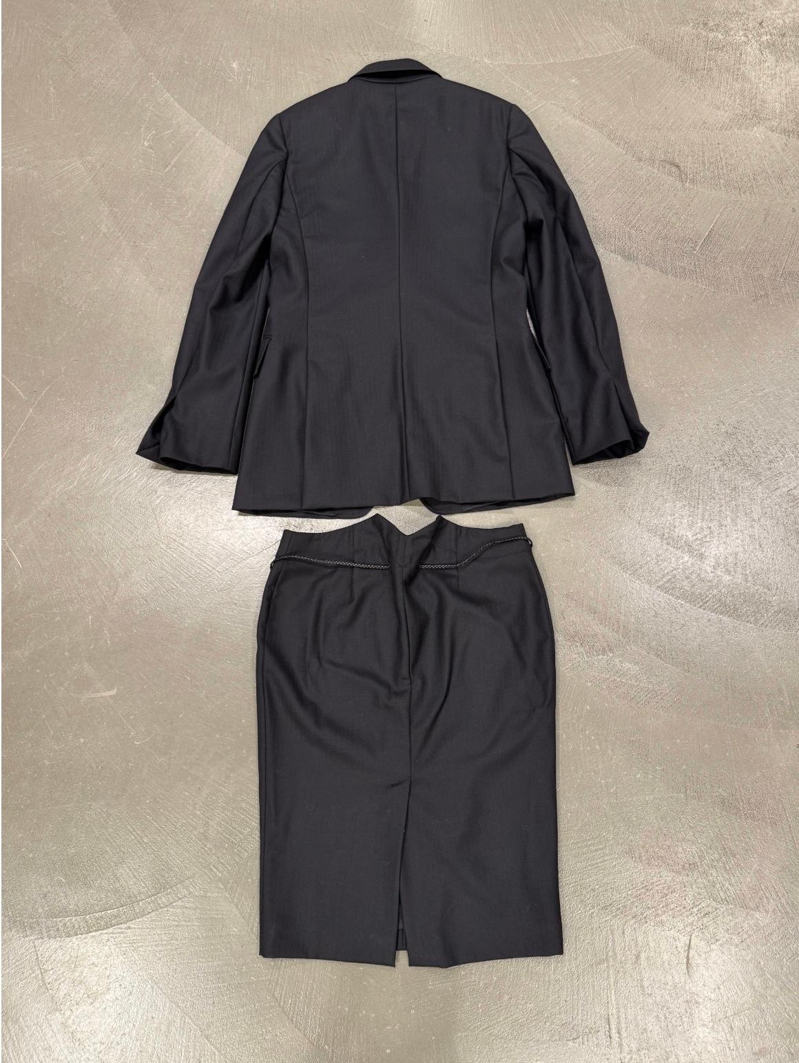 A/W2002 Gucci by Tom Ford - Ensemble blazer et jupe avec cordon en cuir Pour femmes en vente