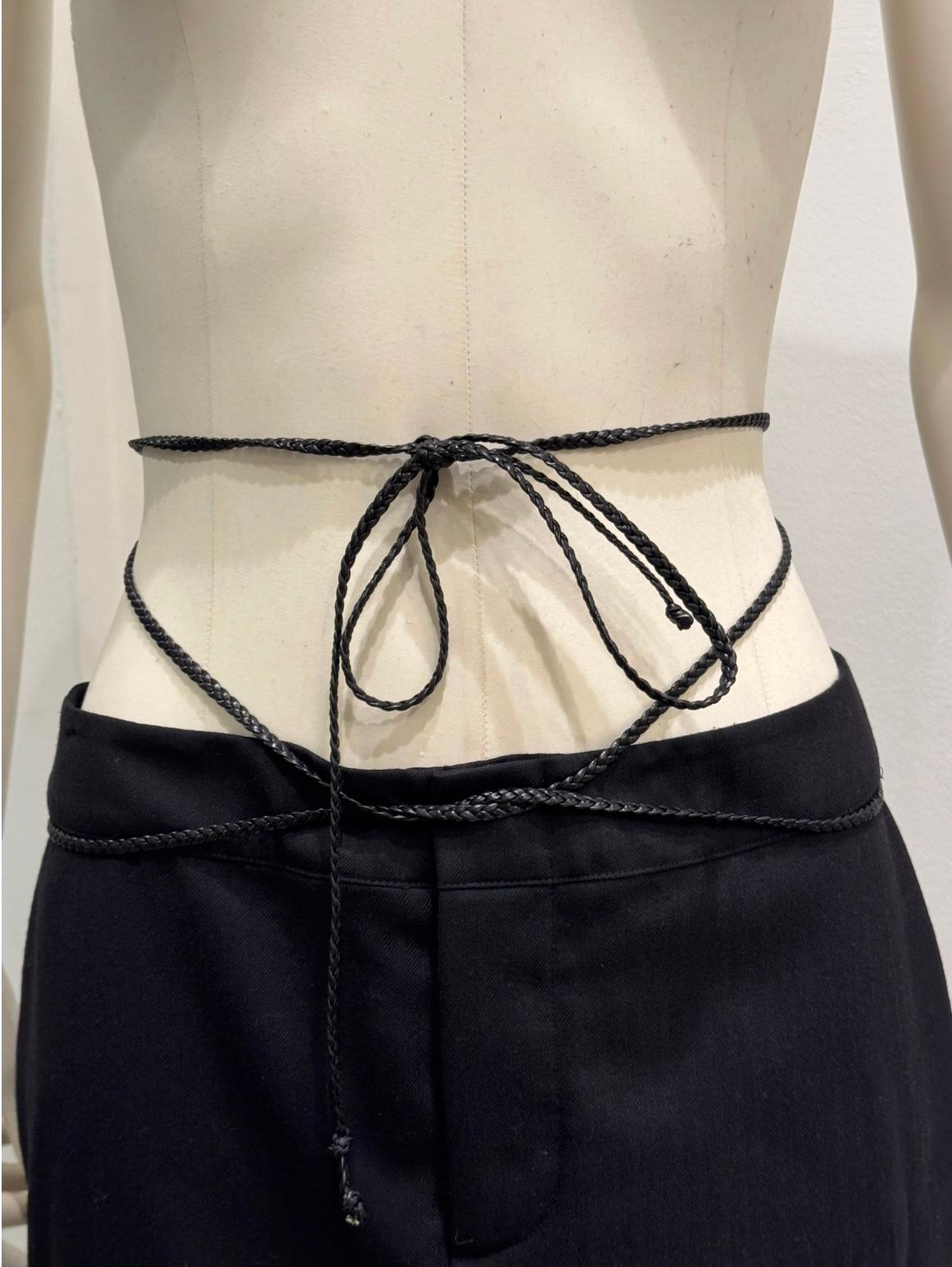 A/W2002 Gucci by Tom Ford - Ensemble blazer et jupe avec cordon en cuir en vente 1