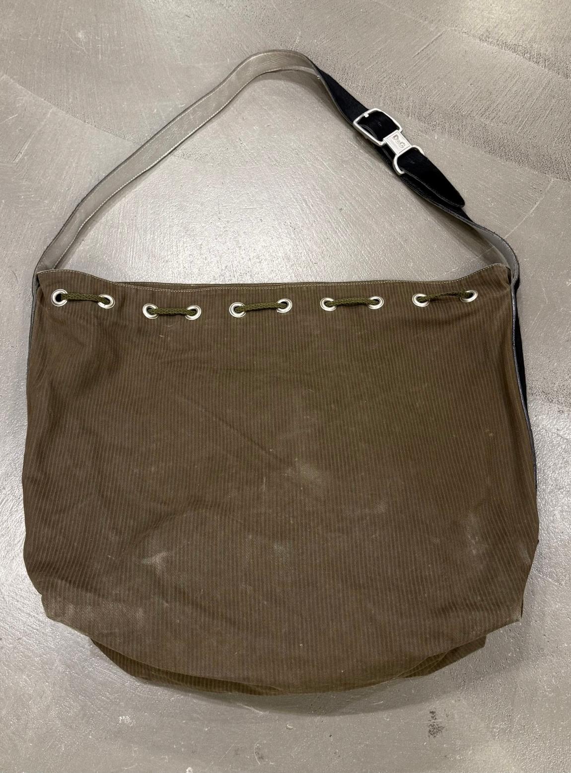 Borsa a tracolla con catena cargo Dolce & Gabbana A/W2003 In condizioni ottime in vendita a Milano, Lombardia