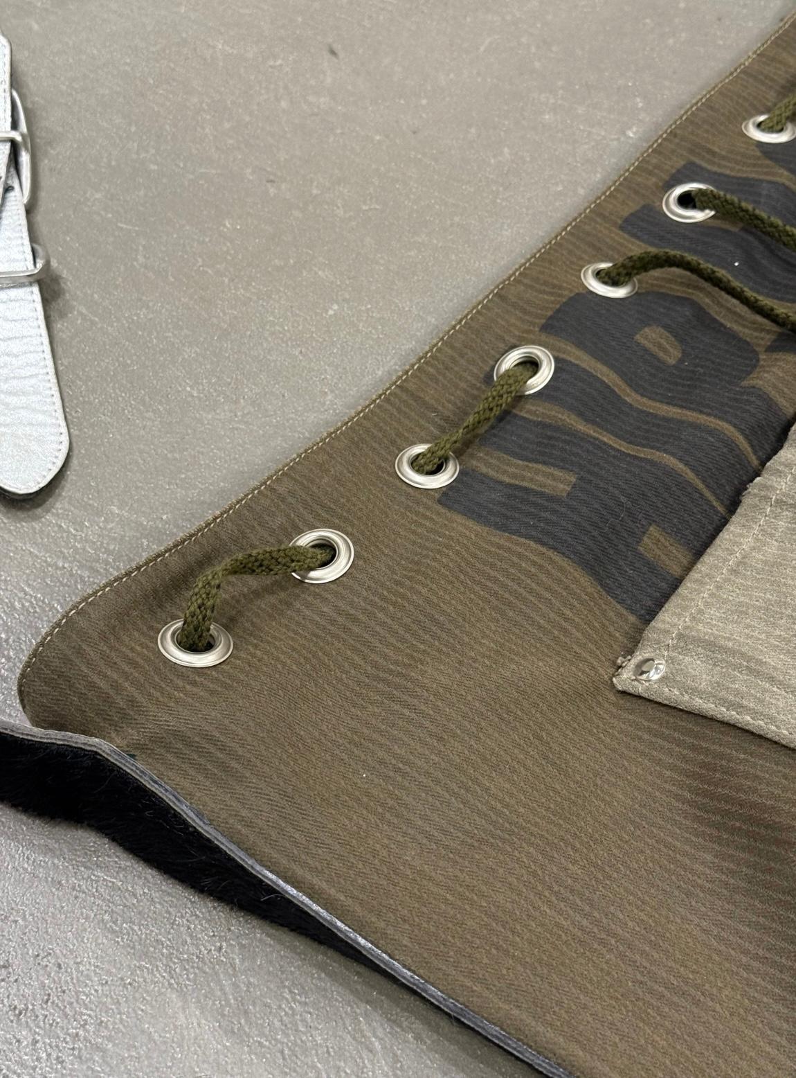 Borsa a tracolla con catena cargo Dolce & Gabbana A/W2003 in vendita 3