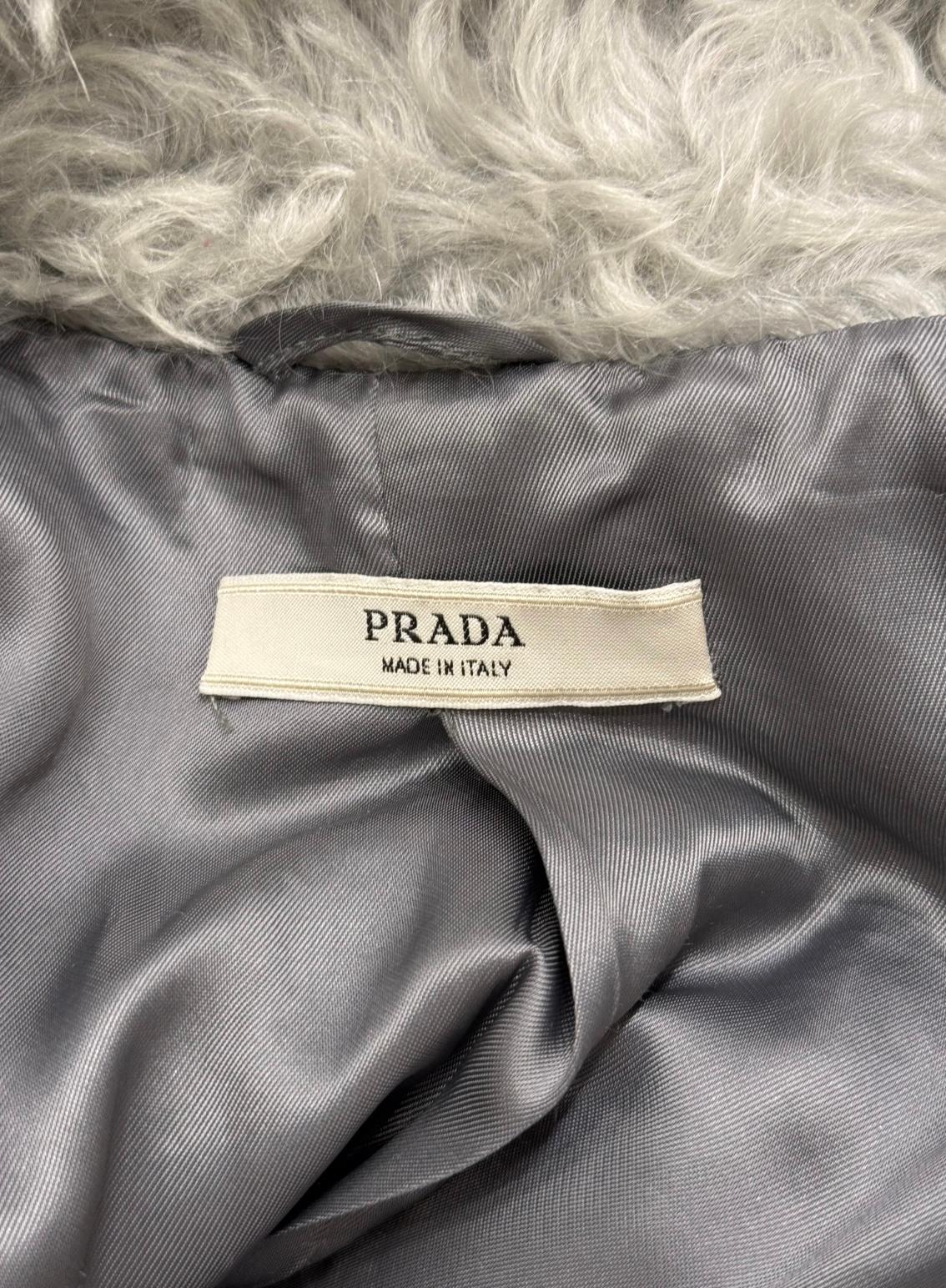 Prada desfile A/W2007 abrigo de piel sintética de mohair en venta 7