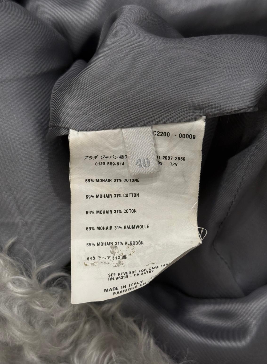 Prada desfile A/W2007 abrigo de piel sintética de mohair en venta 8