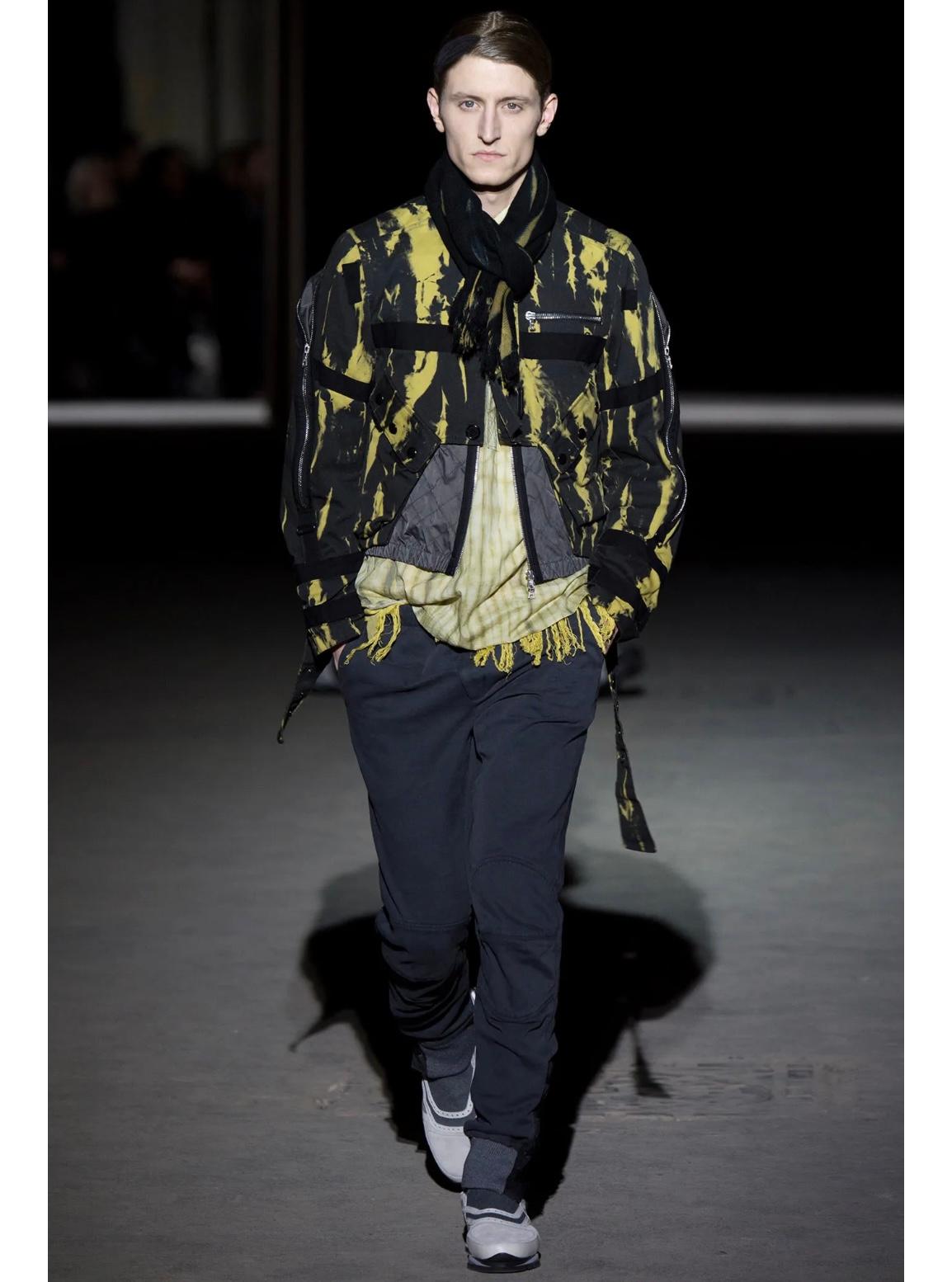 Black Défilé A/W2014 Dries Van Noten - Blouson bombardier zippé au dos en vente