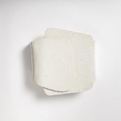 Applique in ceramica con decorazione a smalto bianco di Denis Castaing, circa 2022