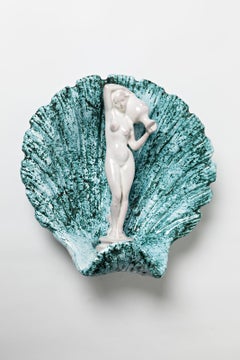Sculpture murale en céramique à décor de glaçures blanches et vertes, vers 1950-1960