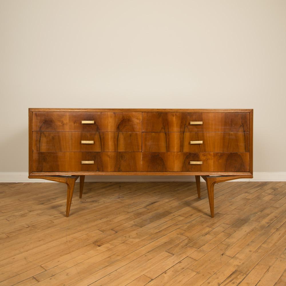 Walnut Dresser with Six Drawers in the Manner of Ico Parisi, circa 1950 In Good Condition In Philadelphia, PA