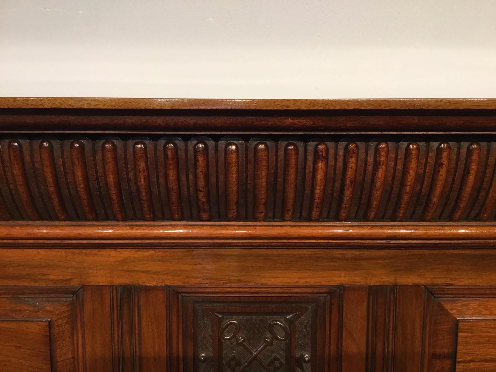 Walnut Late Victorian Period Antique Fire Surround In Excellent Condition In Darwen, GB