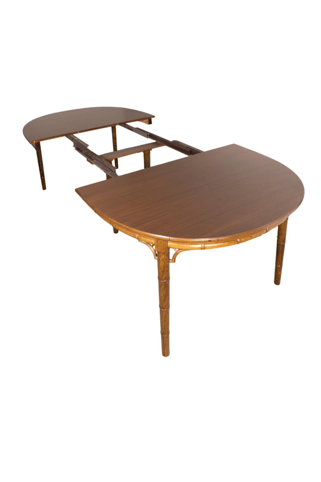 Mid-20th Century A Walnut Oval Dining Table in the English Regency Style c. 1940 For Sale