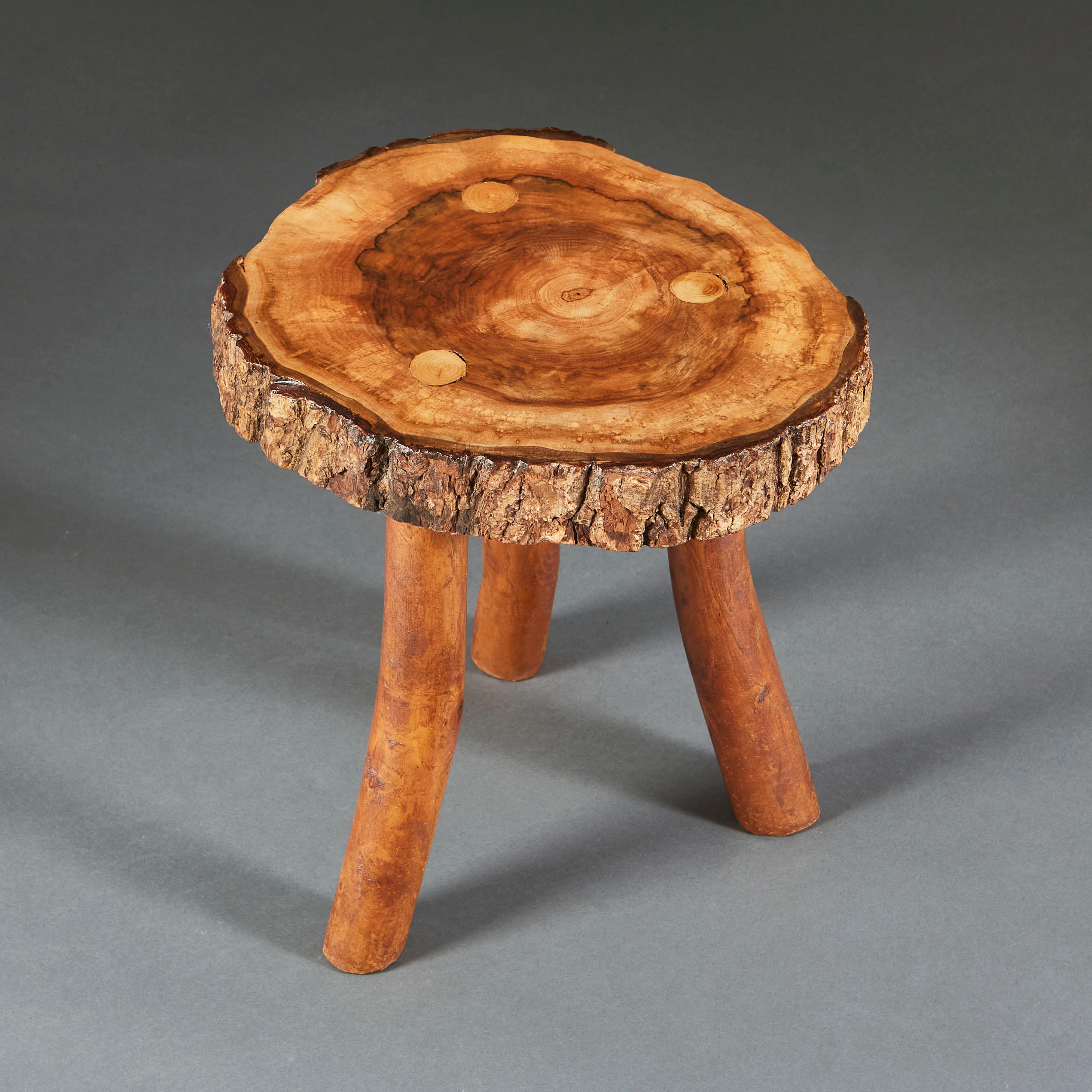 Walnut Root Wood Tripod Table In Good Condition For Sale In London, GB