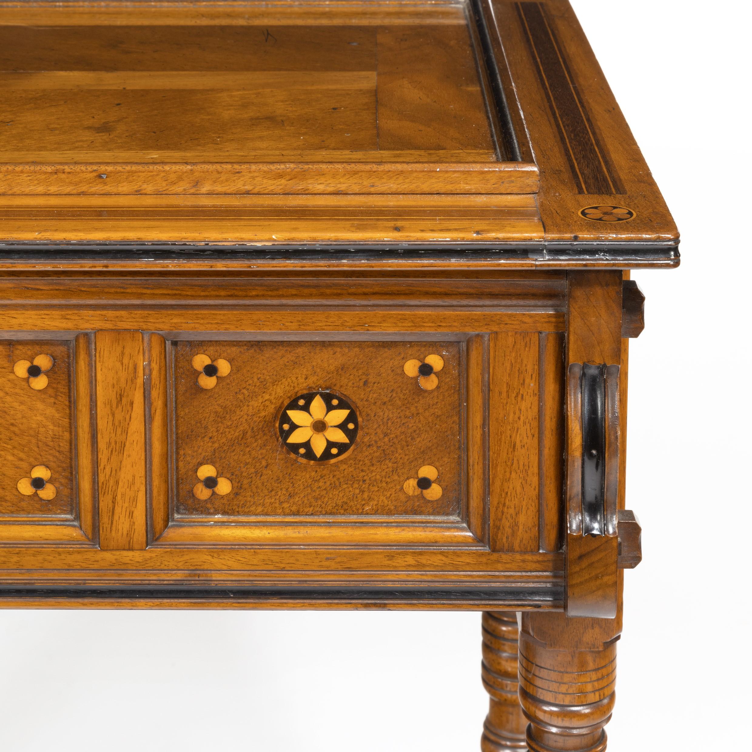 Walnut Side Table/Jardinière by Gillows Probably after Augustus Pugin In Good Condition In Lymington, Hampshire