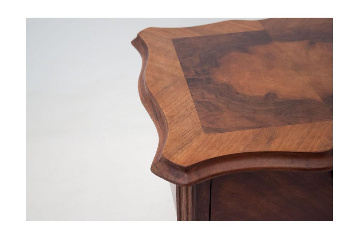 Swedish A walnut thread table, from around 1870. For Sale