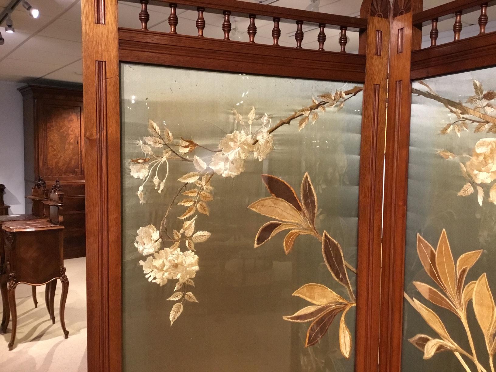 Walnut Victorian Aesthetic Period Three Fold Vanity Screen 6