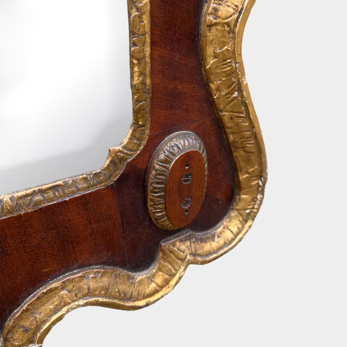 Anglais Miroir d'embarcadère George II en wanut et bois doré en vente