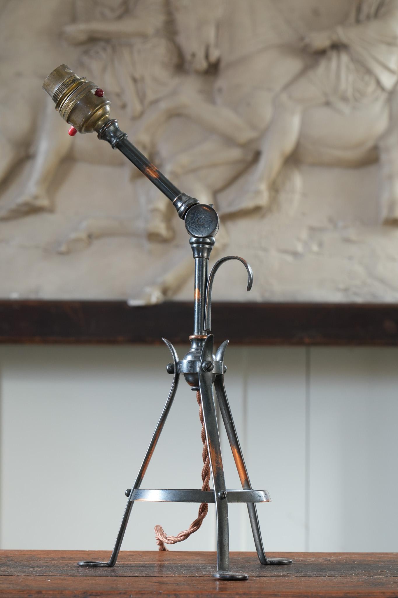 Anglais Lampe de Table W.A.S Benson en vente