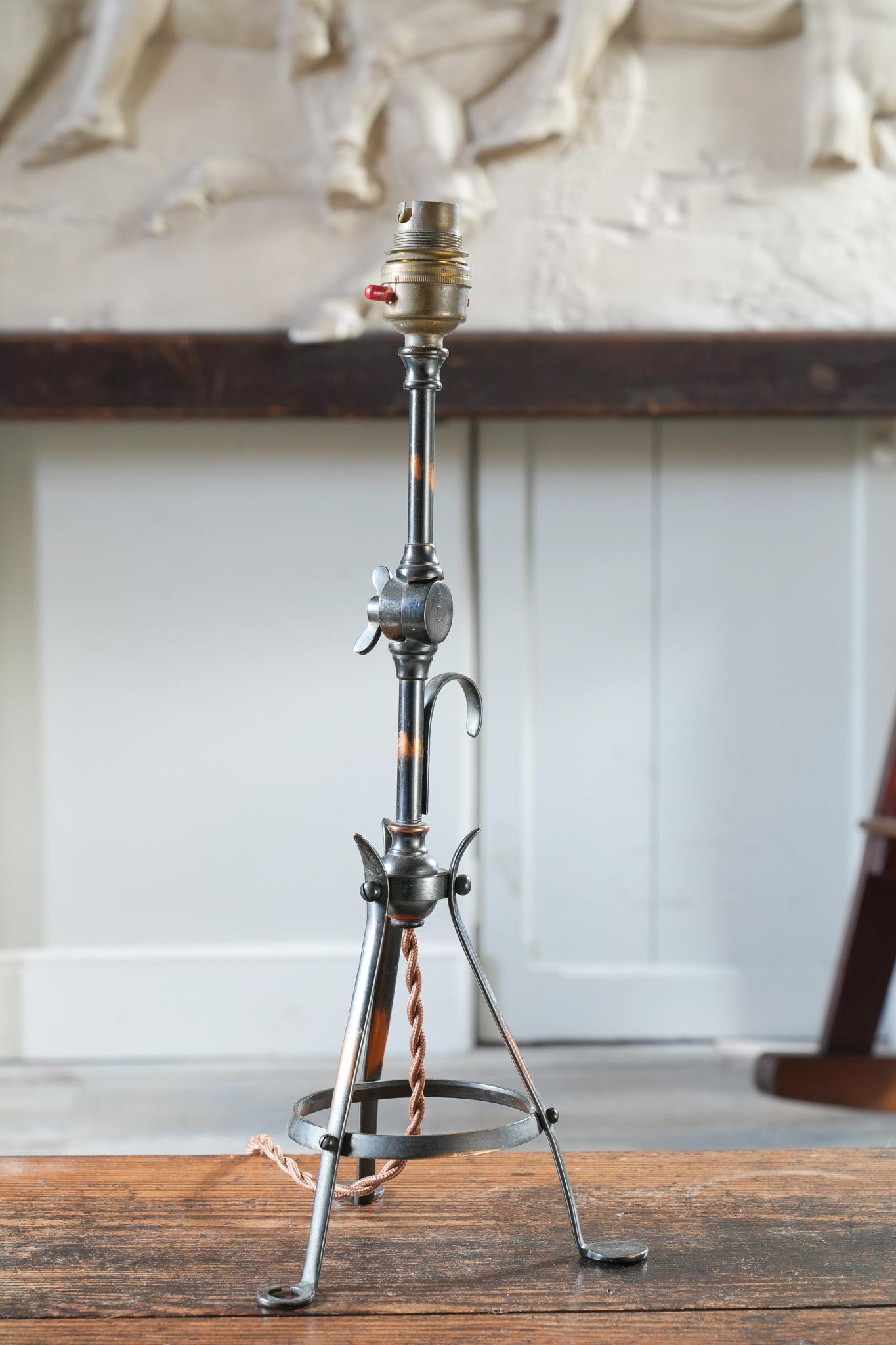 20ième siècle Lampe de Table W.A.S Benson en vente