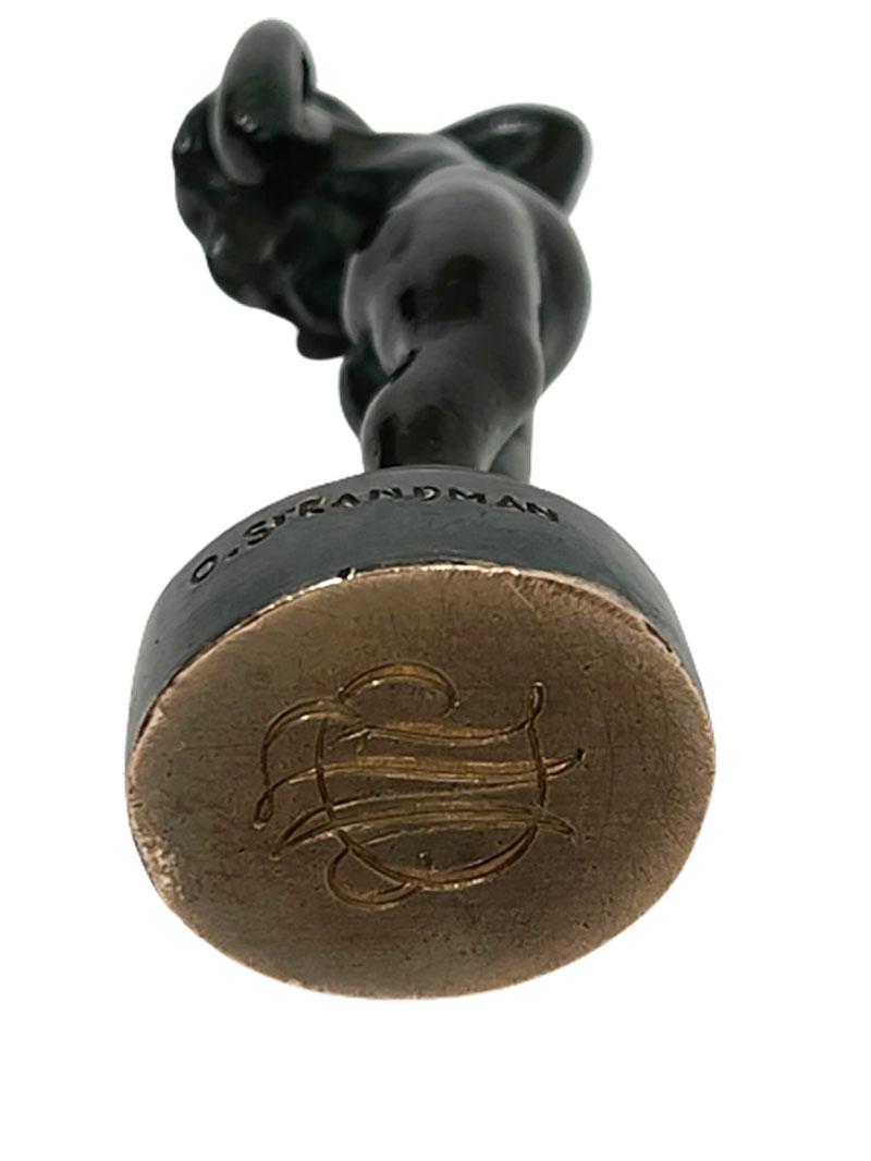 Suédois Poinçon de sceau en cire d'une fille en bronze par Otto Valdemar Strandman en vente