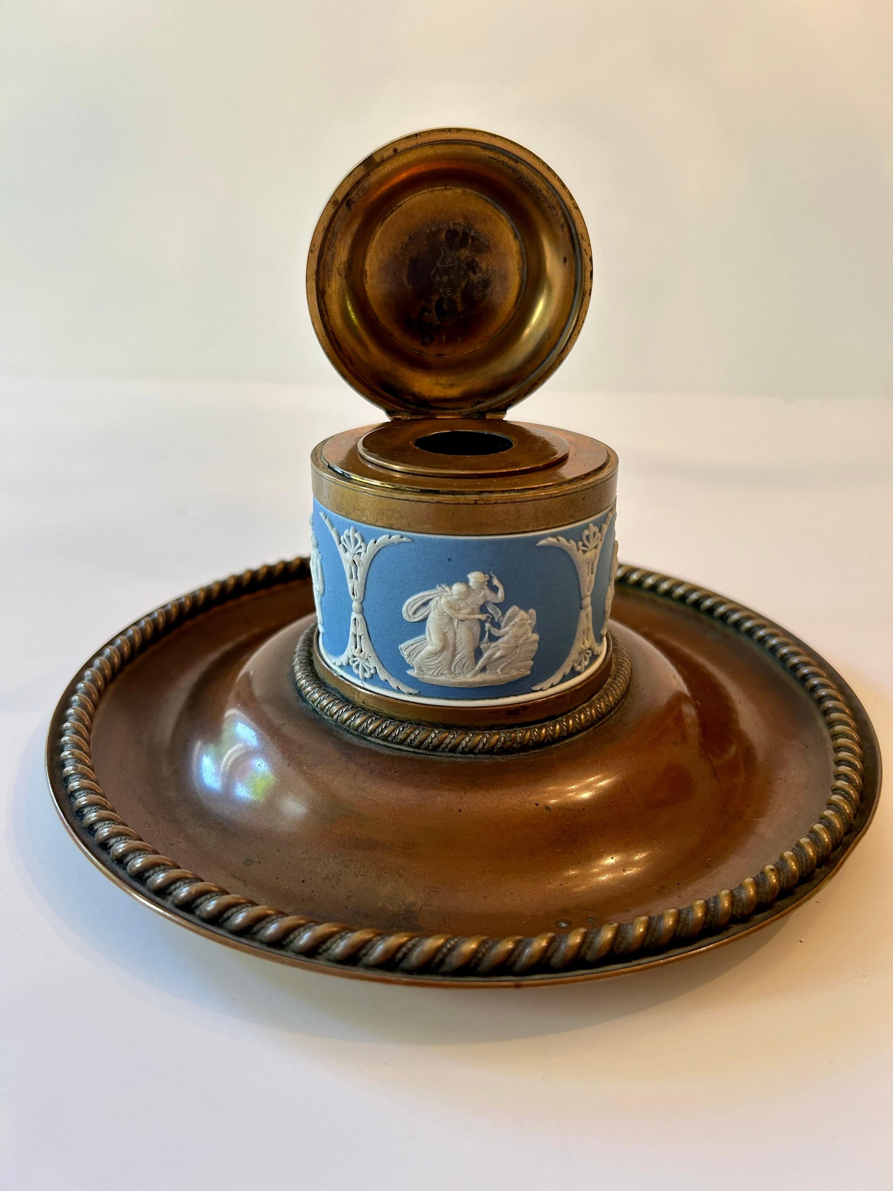 A Wedgwood Jasperware Mounted Brass and Wooden Bookend and Inkwell For Sale 4