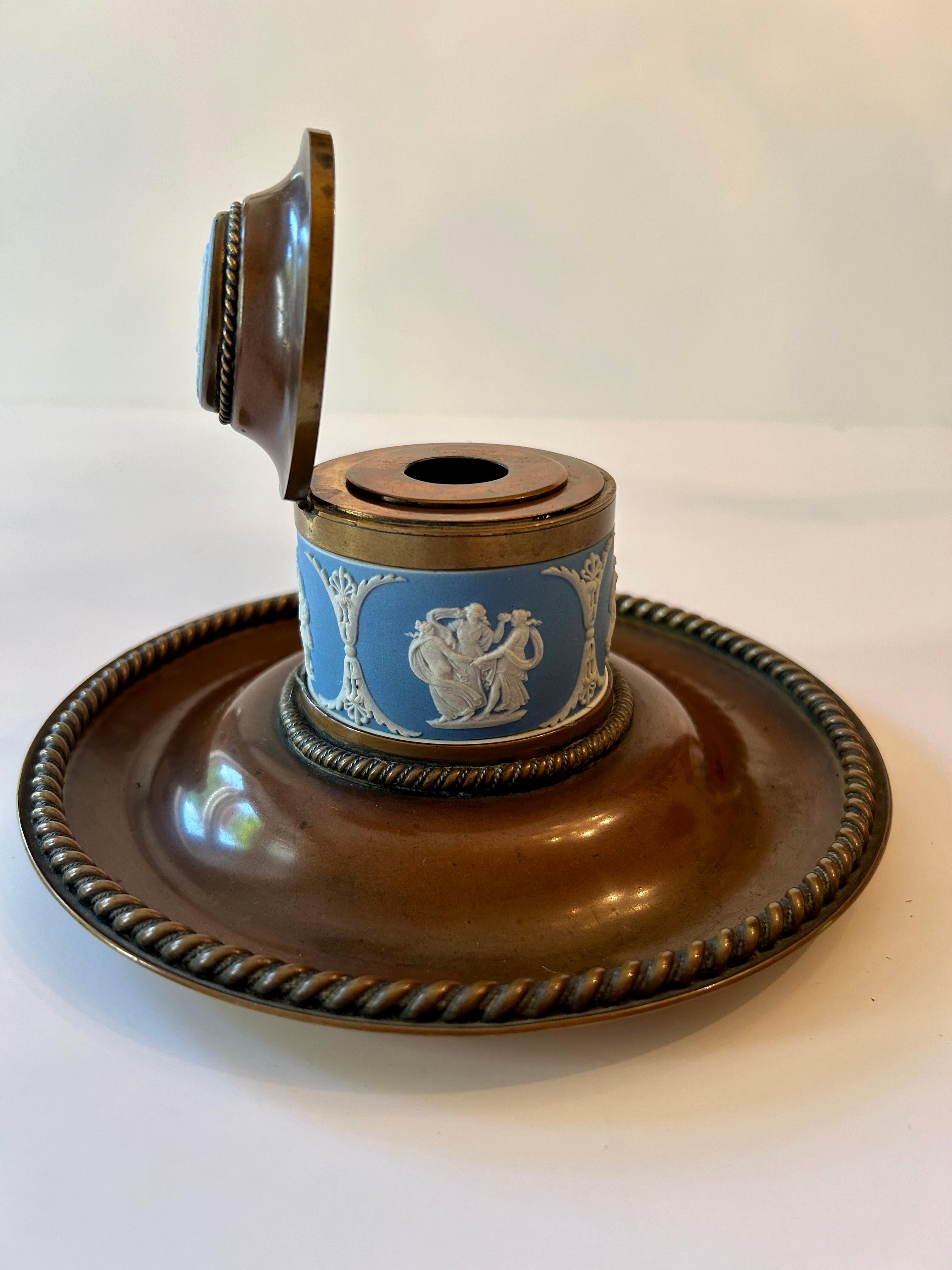 A Wedgwood Jasperware Mounted Brass and Wooden Bookend and Inkwell For Sale 5