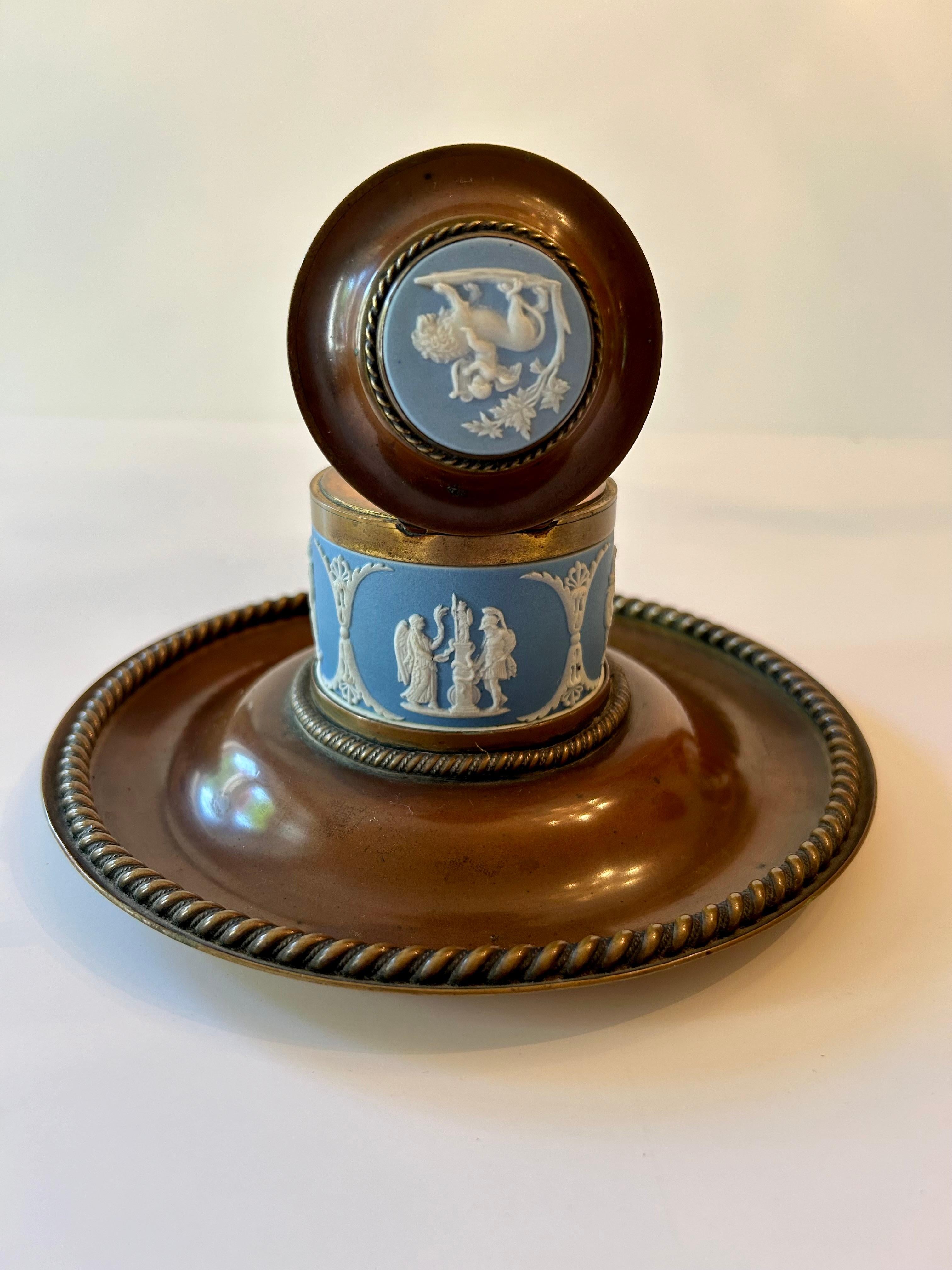 A Wedgwood Jasperware Mounted Brass and Wooden Bookend and Inkwell For Sale 6