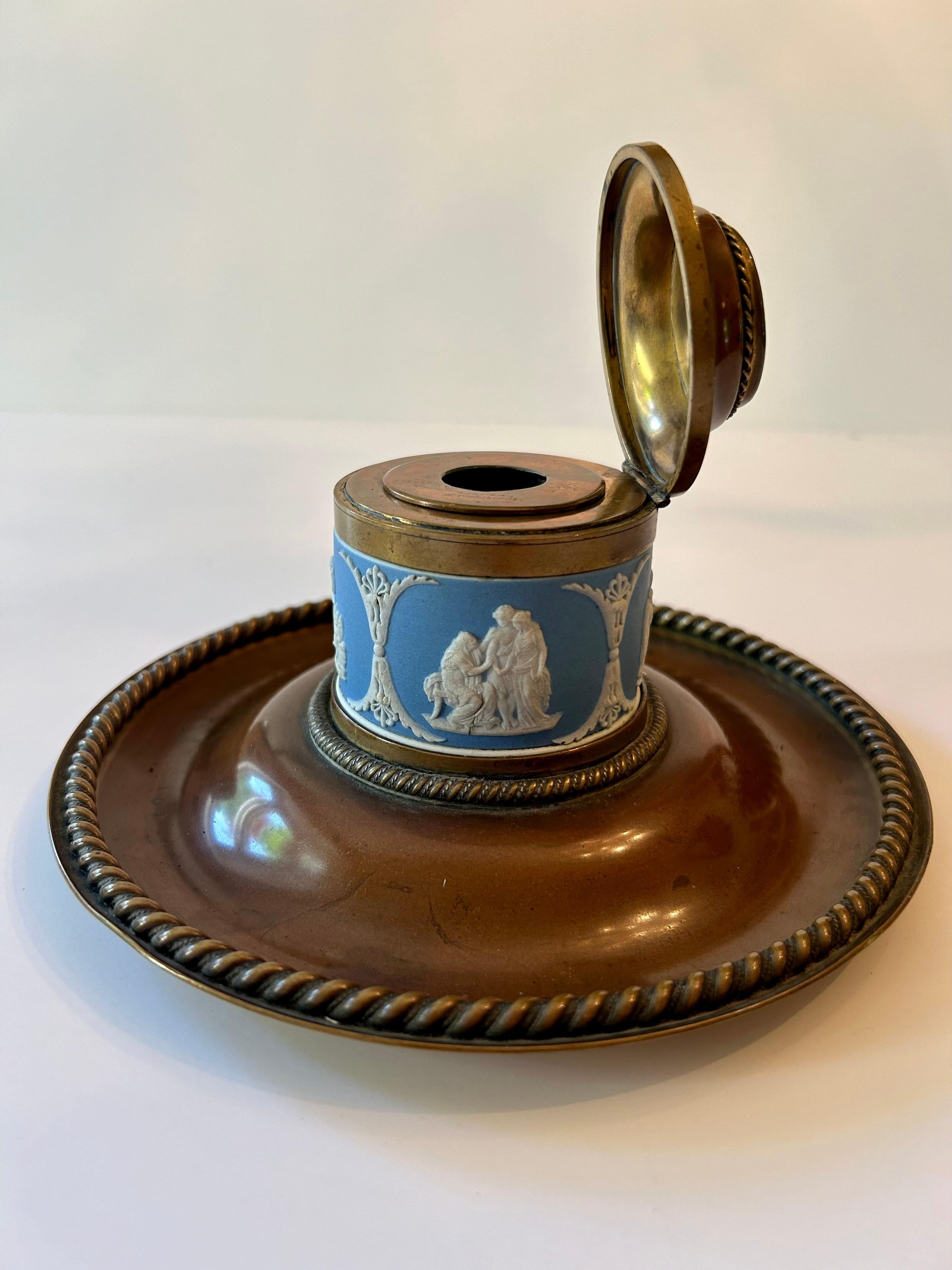 A Wedgwood Jasperware Mounted Brass and Wooden Bookend and Inkwell For Sale 7