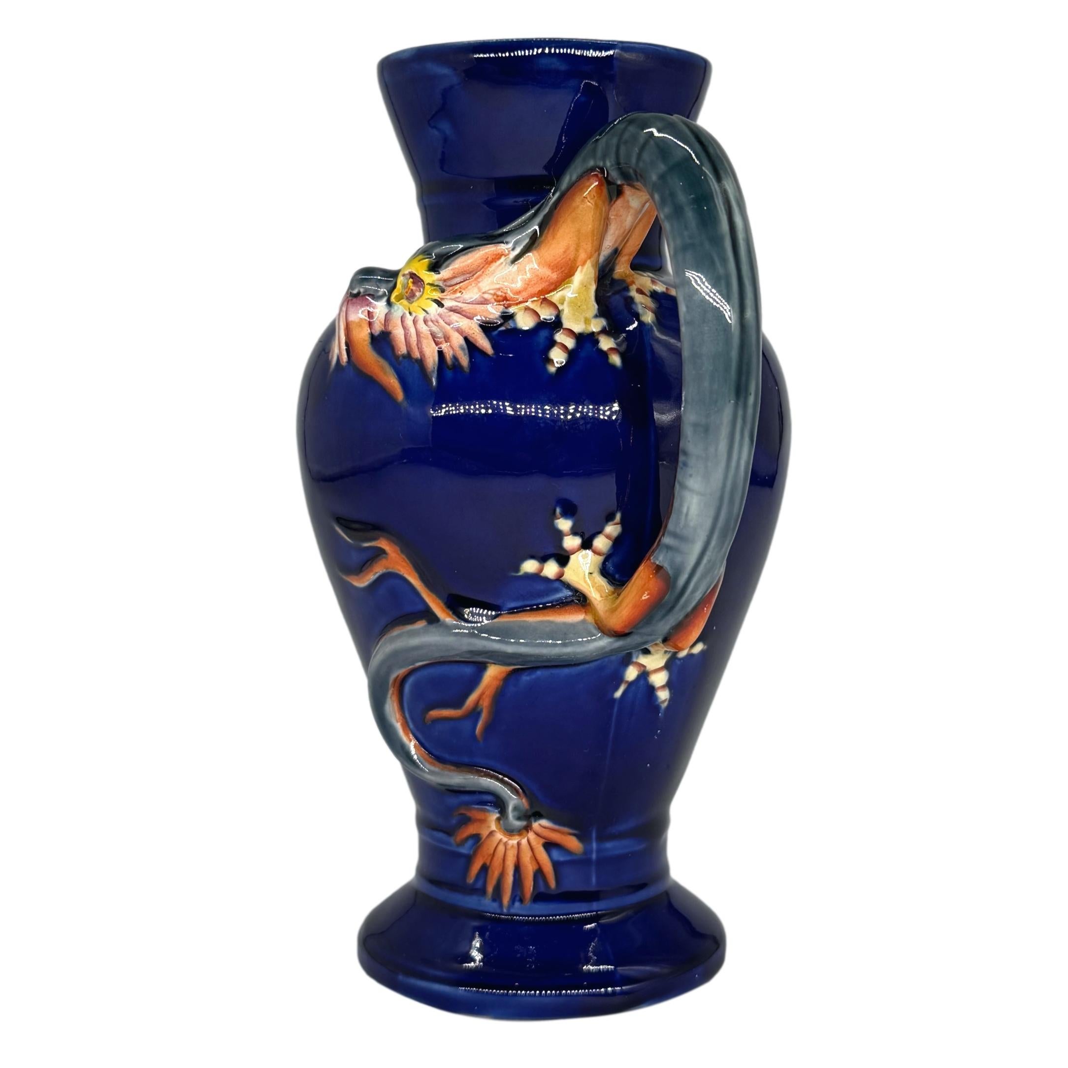 Wedgwood Majolika-Drachenkrug, Design: Hughes Protât, datiert 1878 (Geformt) im Angebot