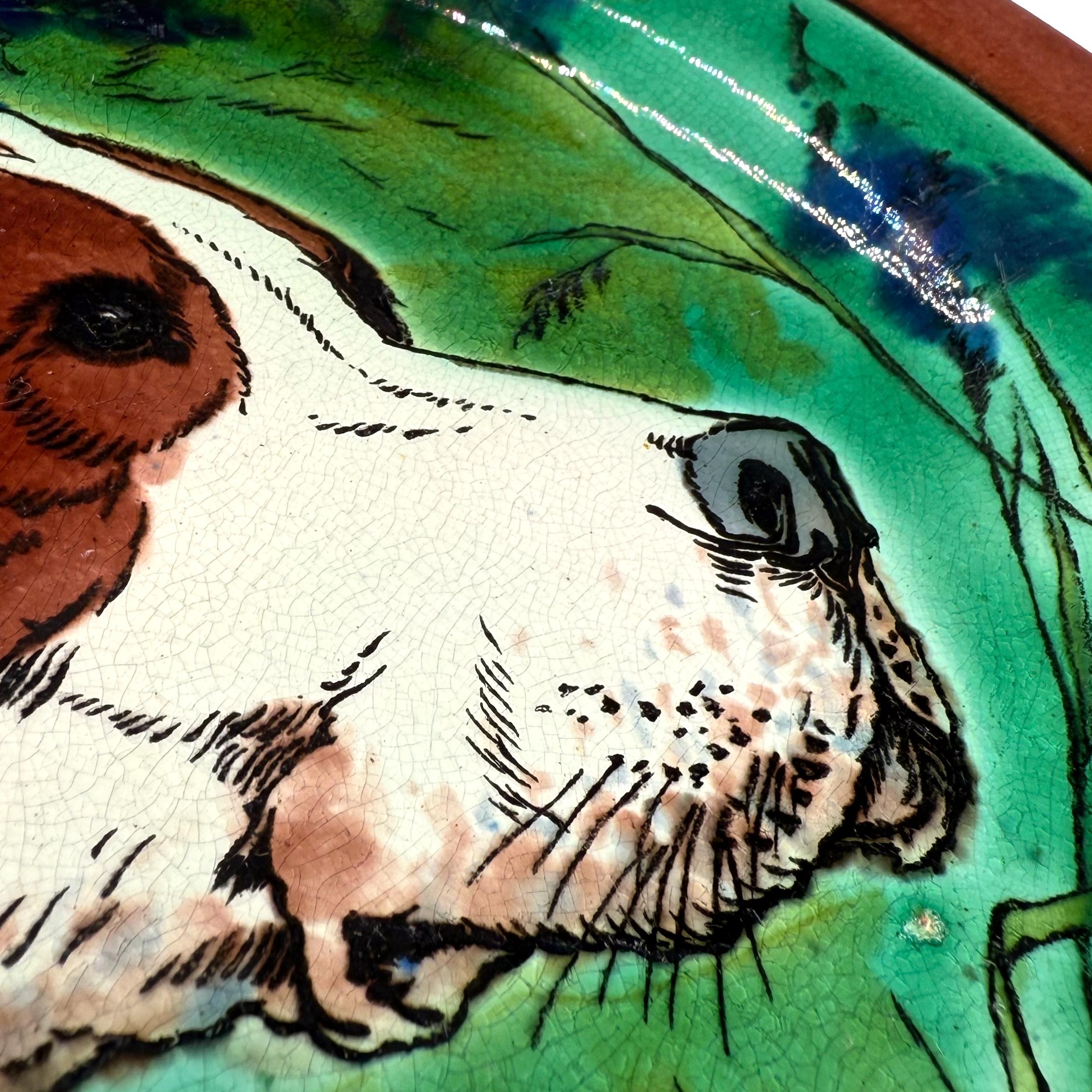 Plato de mayólica Wedgwood con perro, inglés, ca. 1873 Inglés en venta