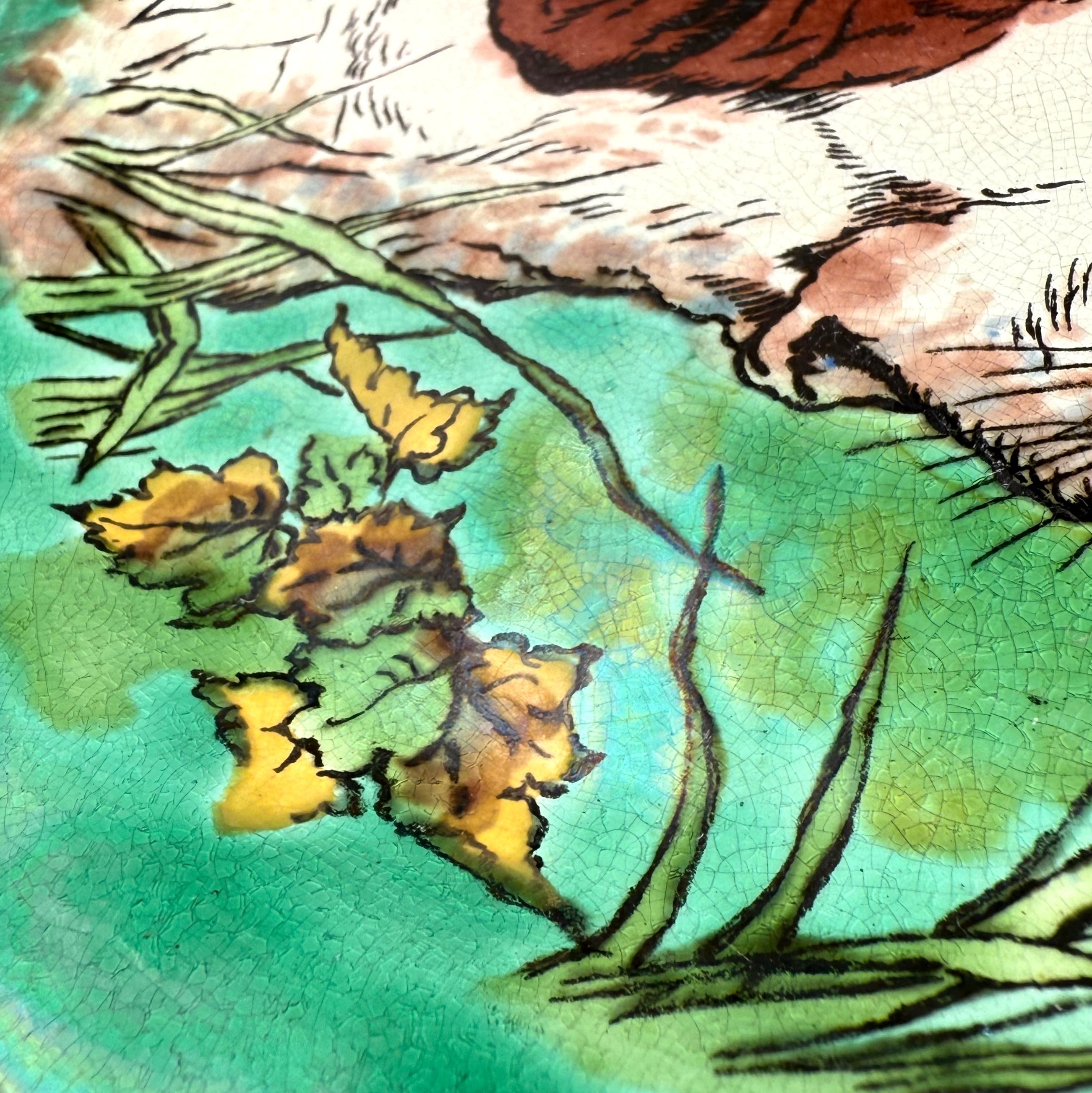 Plato de mayólica Wedgwood con perro, inglés, ca. 1873 Moldeado en venta