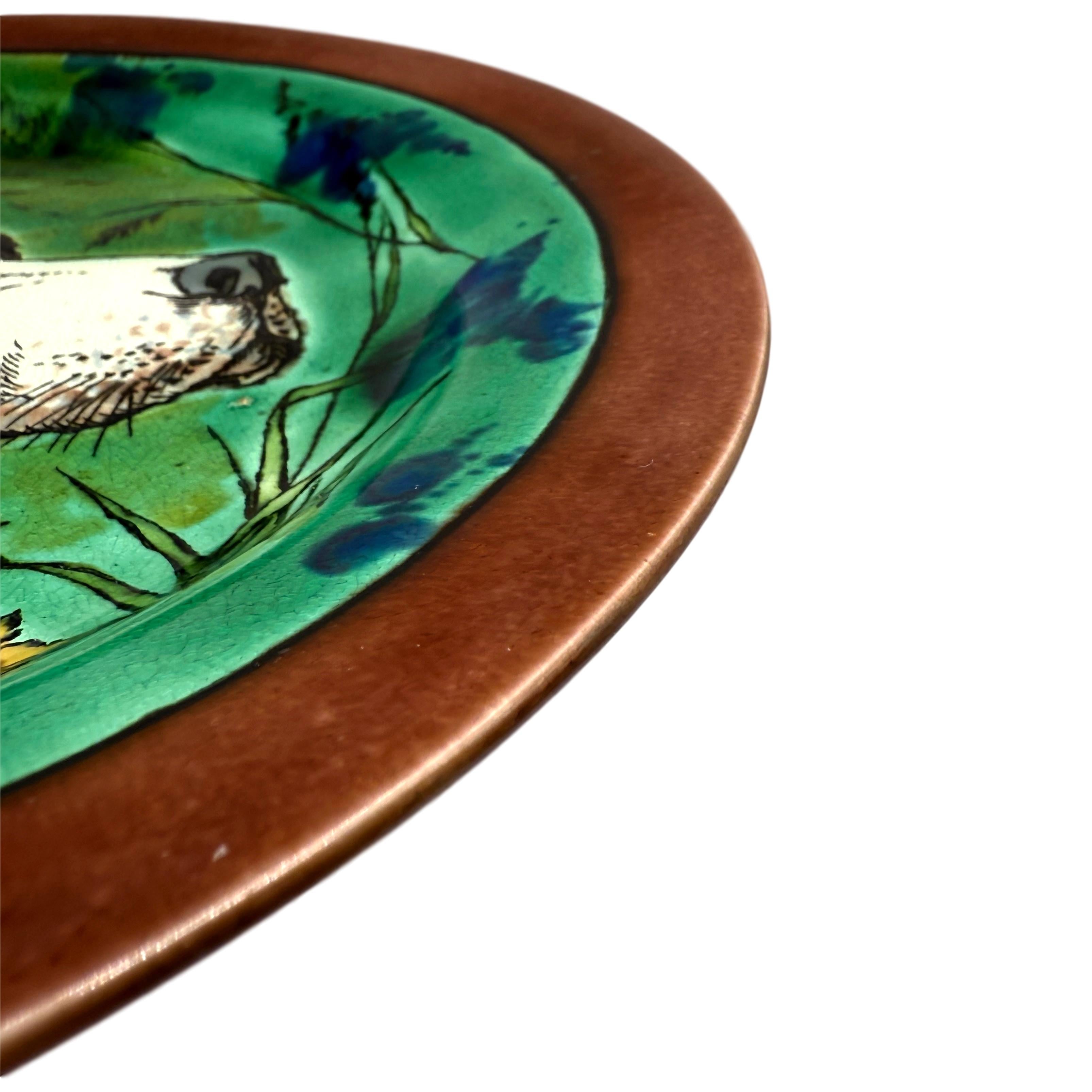 Plato de mayólica Wedgwood con perro, inglés, ca. 1873 en venta 1