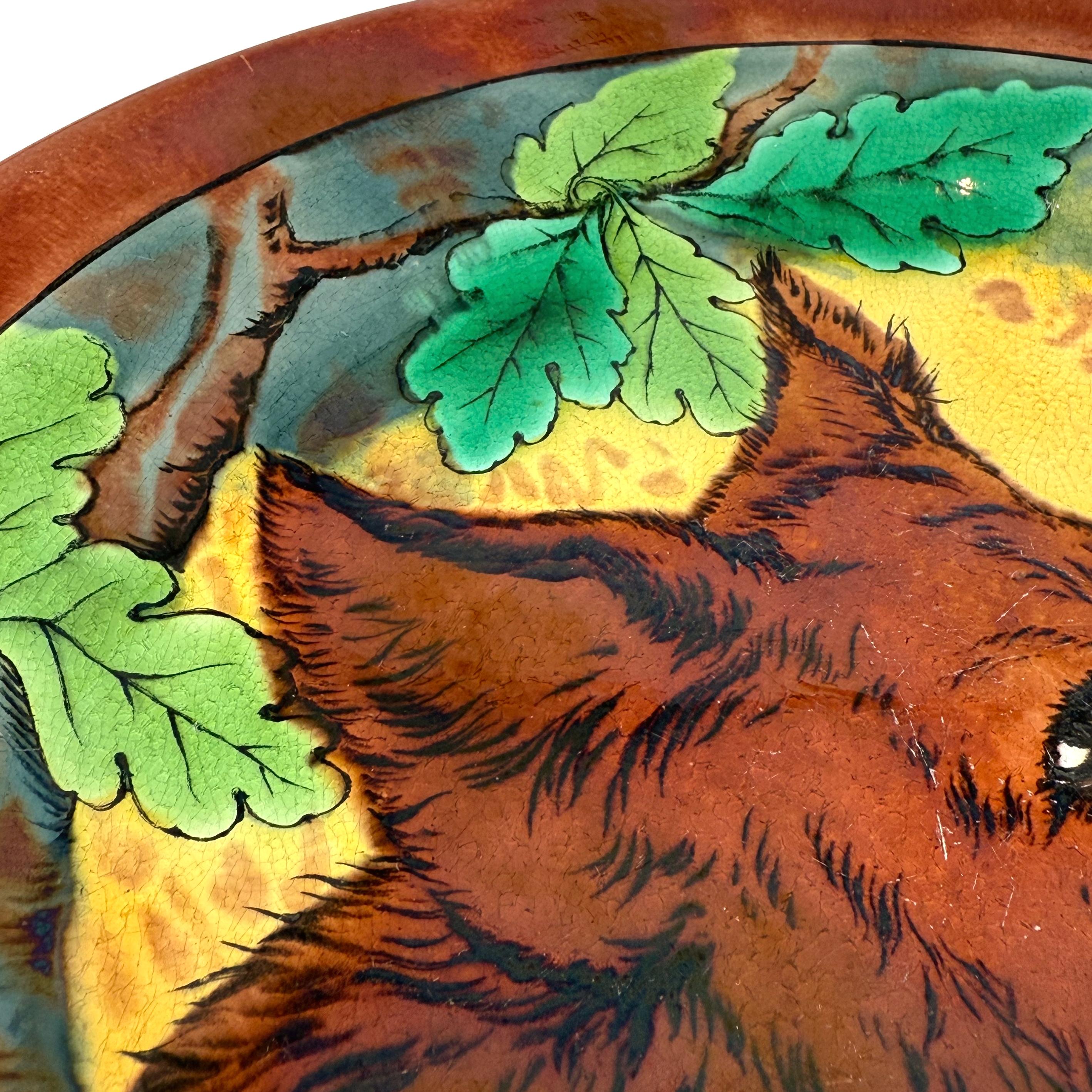 XIXe siècle Assiette en majolique de Wedgwood avec un renard, anglaise, datée de 1873 en vente