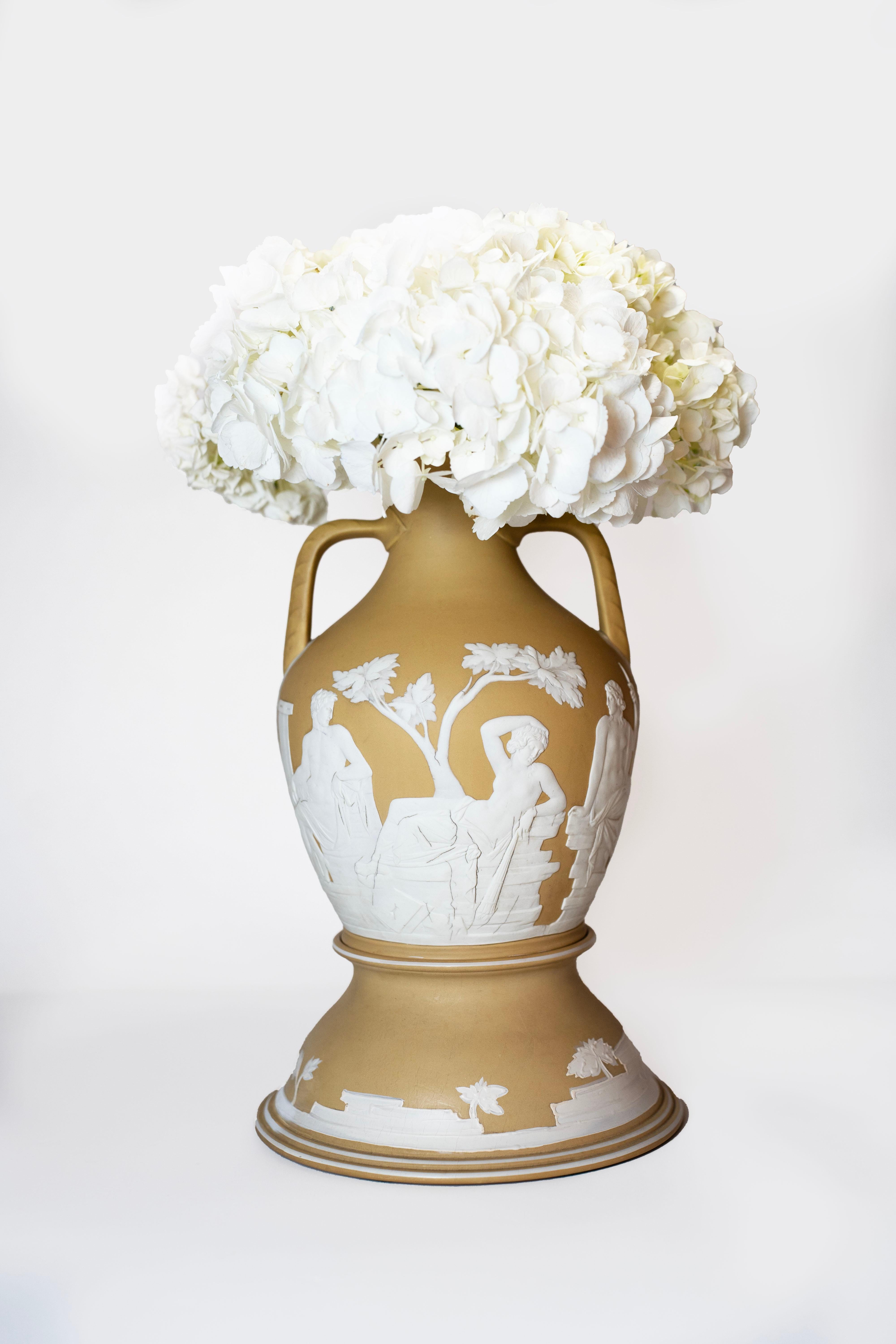 Neoclassico Vaso in diaspro di Wedgwood Portland, CIRCA 1875 in vendita