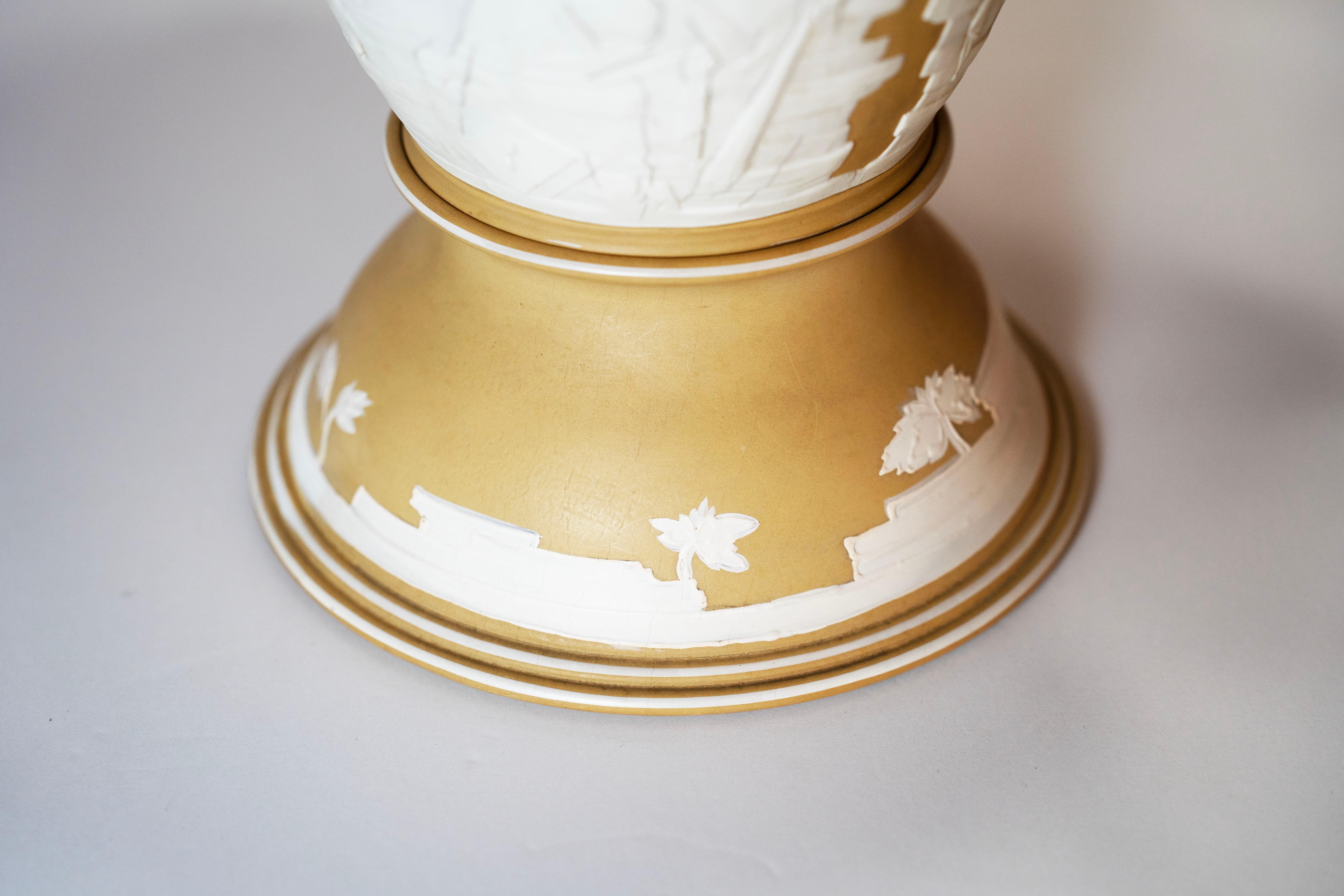 XIX secolo Vaso in diaspro di Wedgwood Portland, CIRCA 1875 in vendita