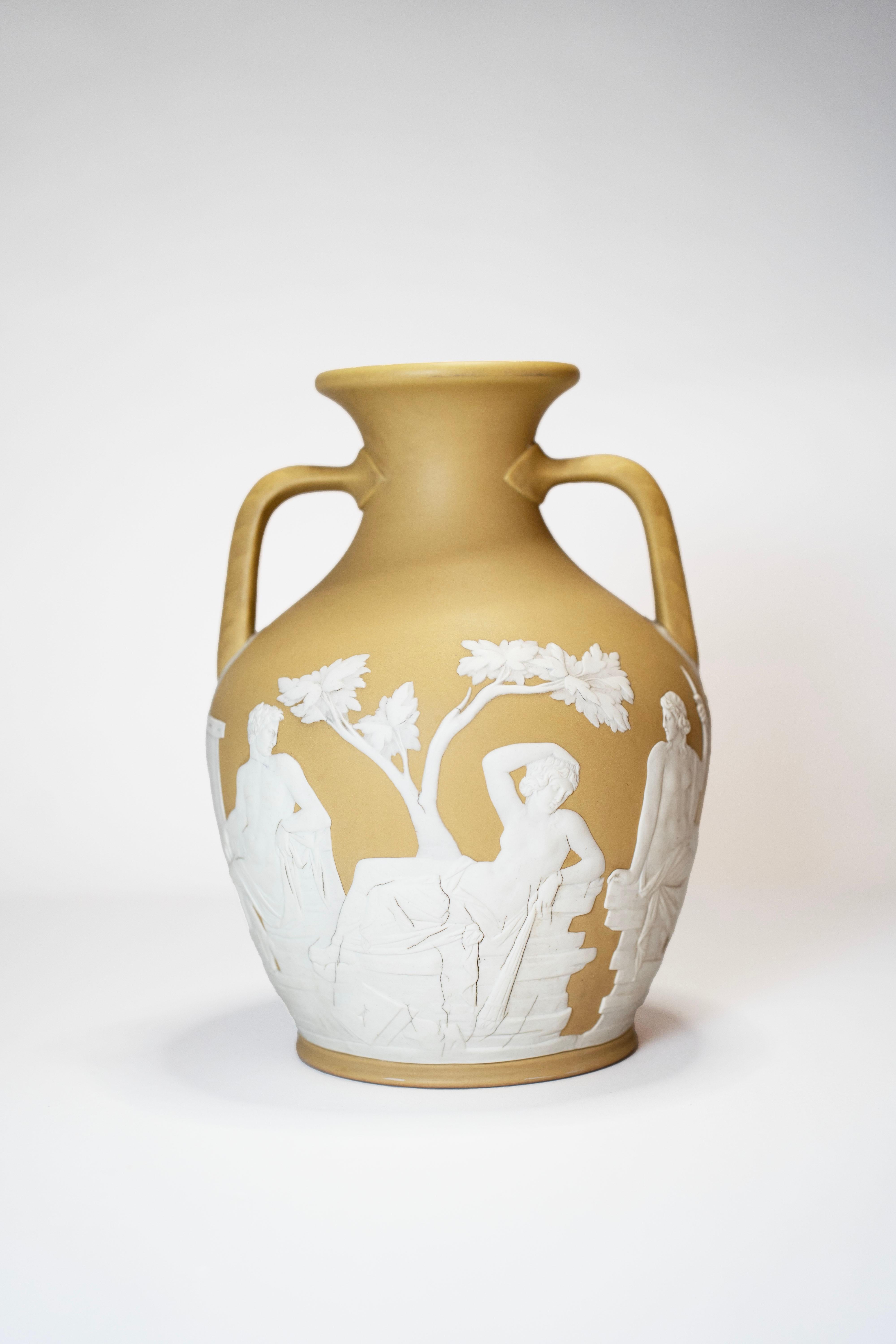 Vaso in diaspro di Wedgwood Portland, CIRCA 1875 in vendita 2