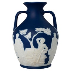 A WEDGWOOD PORTLAND JASPERWARE VASE, um 1875